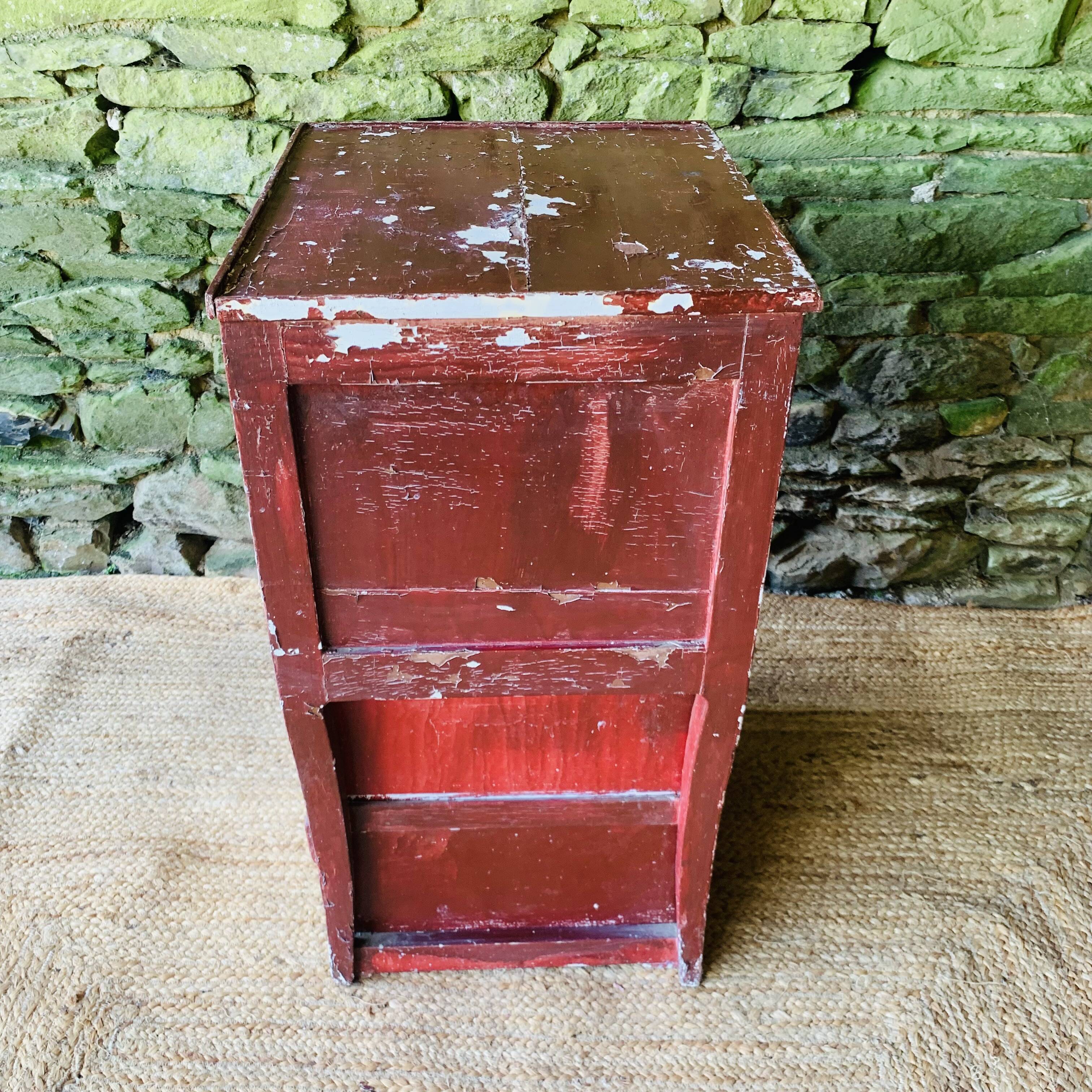 Atypical 4-drawer chest of drawers