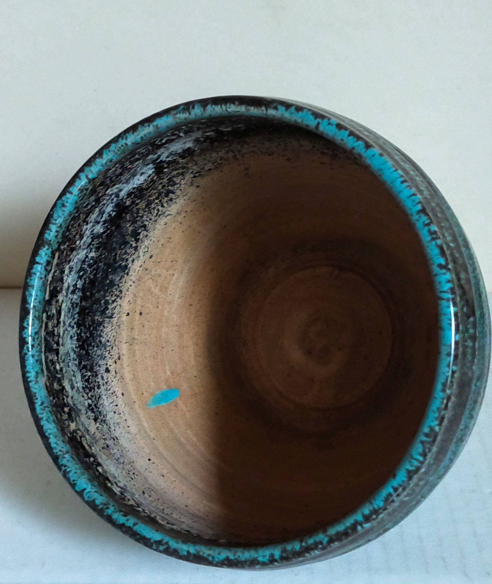 Ceramic planter with speckled enamel gadroons from the 1940s