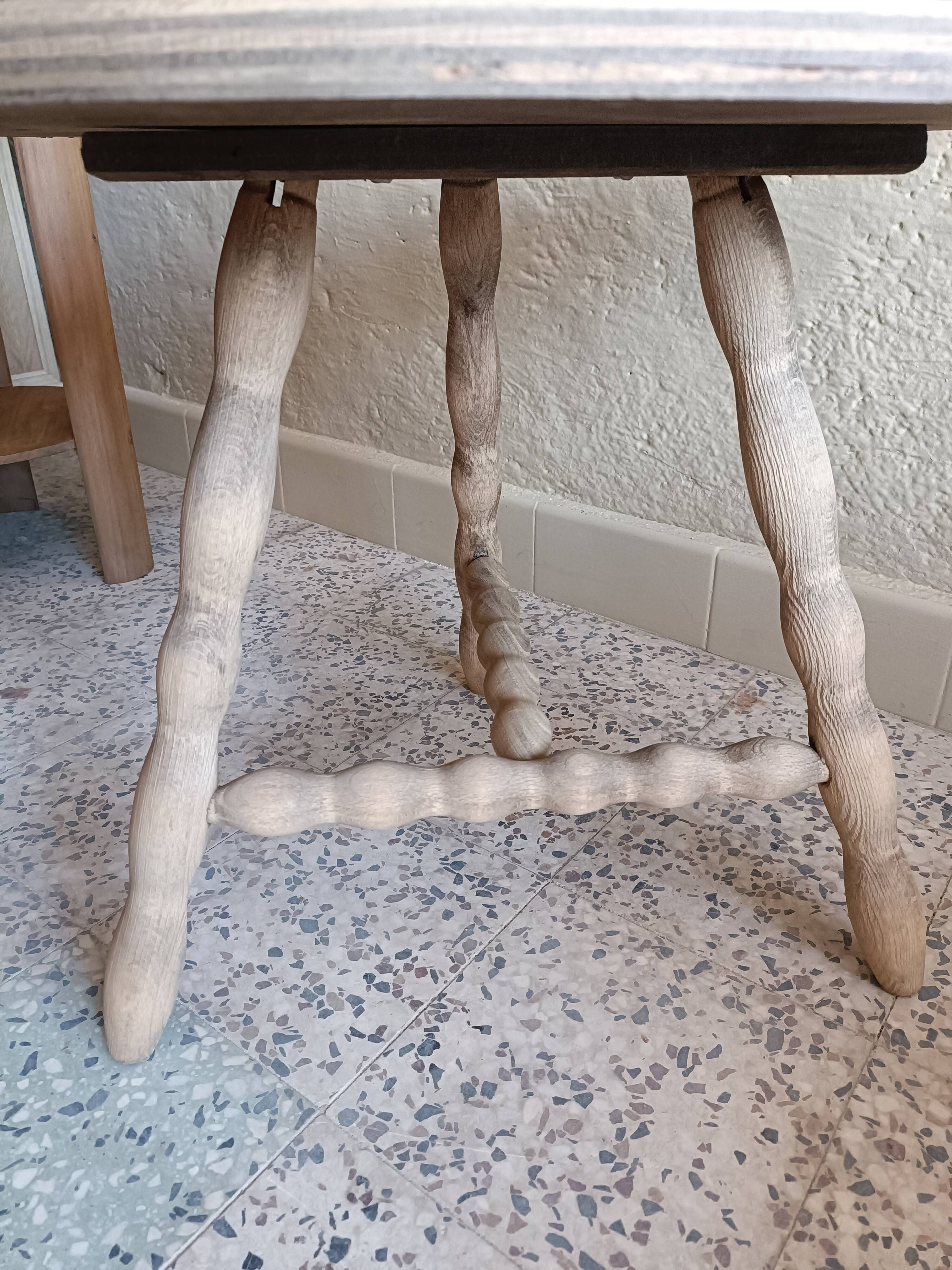 Table d'appoint ronde basse rénovée