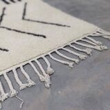 Moroccan Berber wool rug 252 x 139 cm