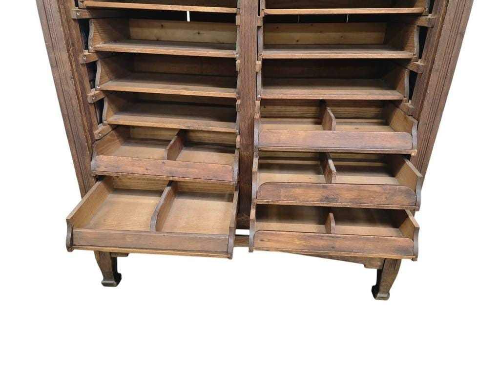 Commode à tiroirs vintage en bois / armoire d'archives / armoire de notaire