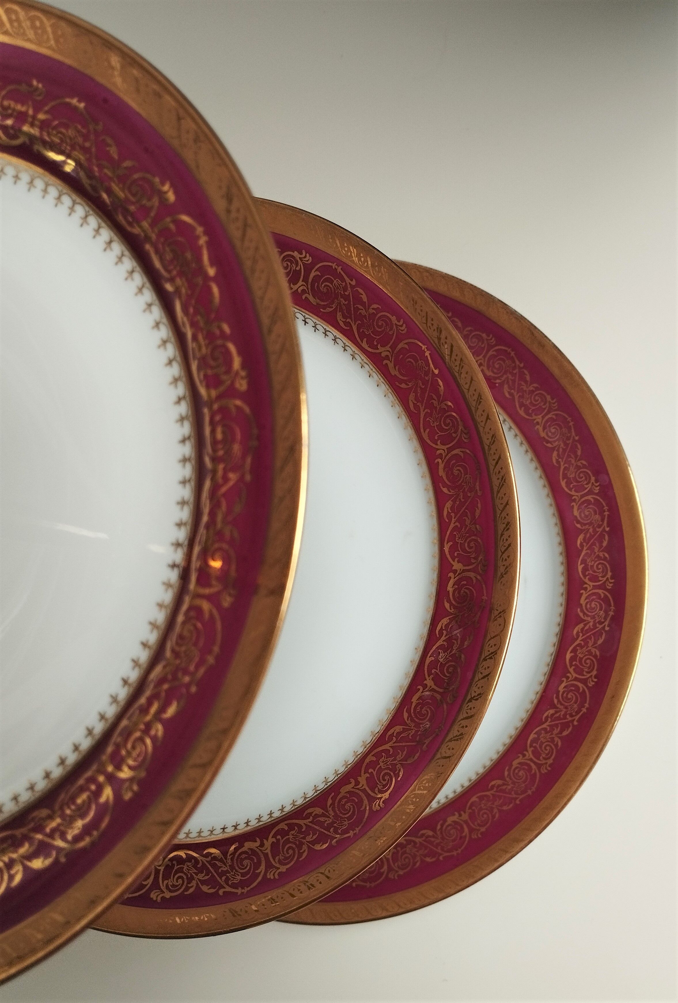 Cake servant 3 floors in Limoges porcelain