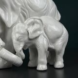 White porcelain figurine of an elephant and baby by Artepiu Este, Italy, 1990s.