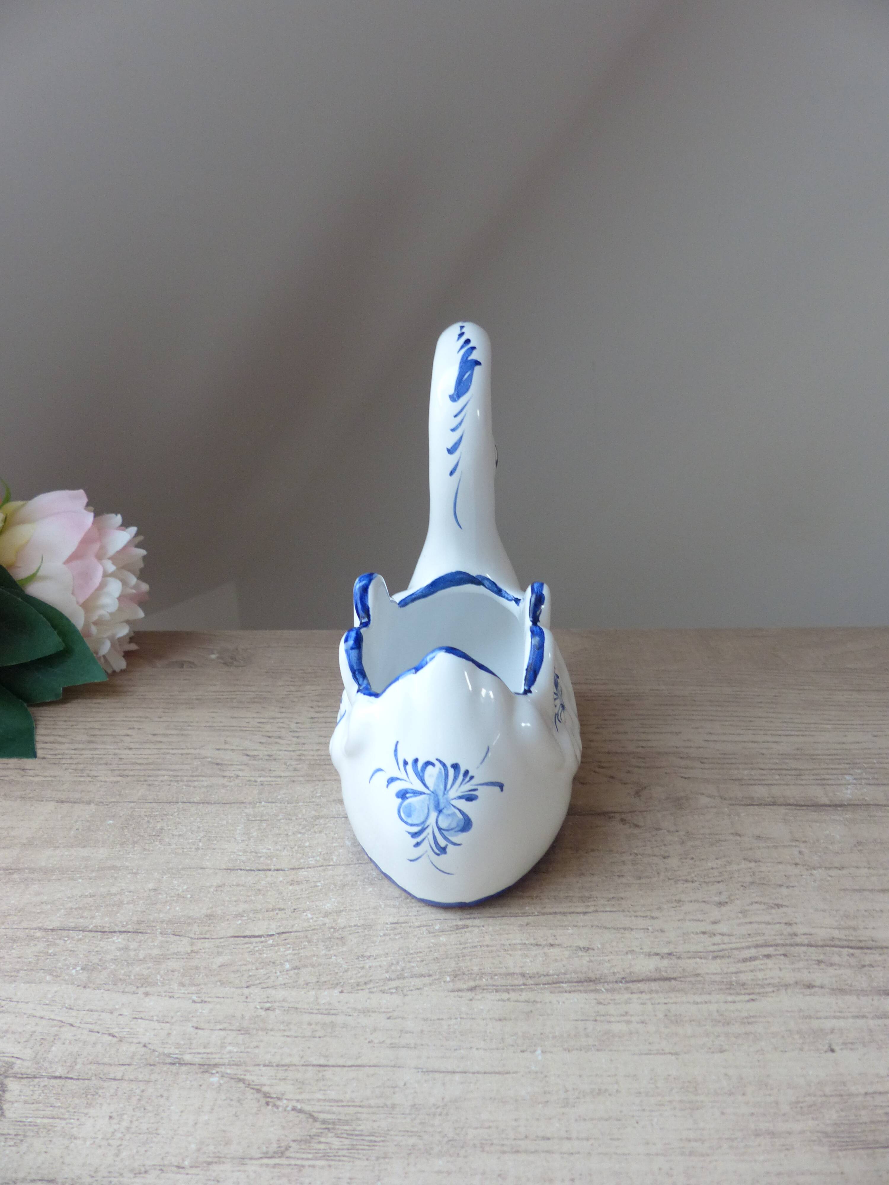Cache hand-painted porcelain swan pot in portugal