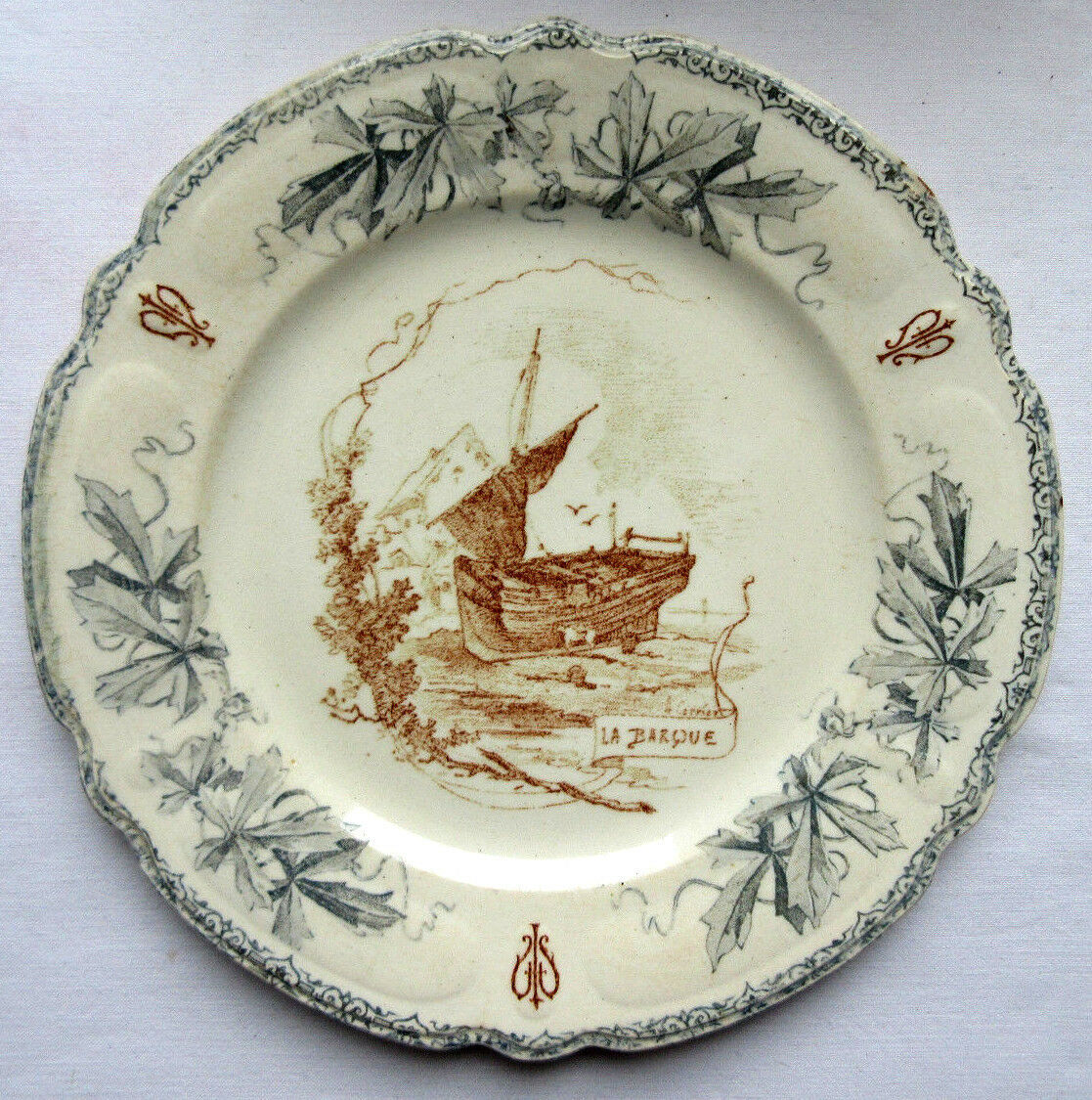 Art Nouveau plate Terre de Fer Choisy le Roi, Louis XIII model: Le Soir