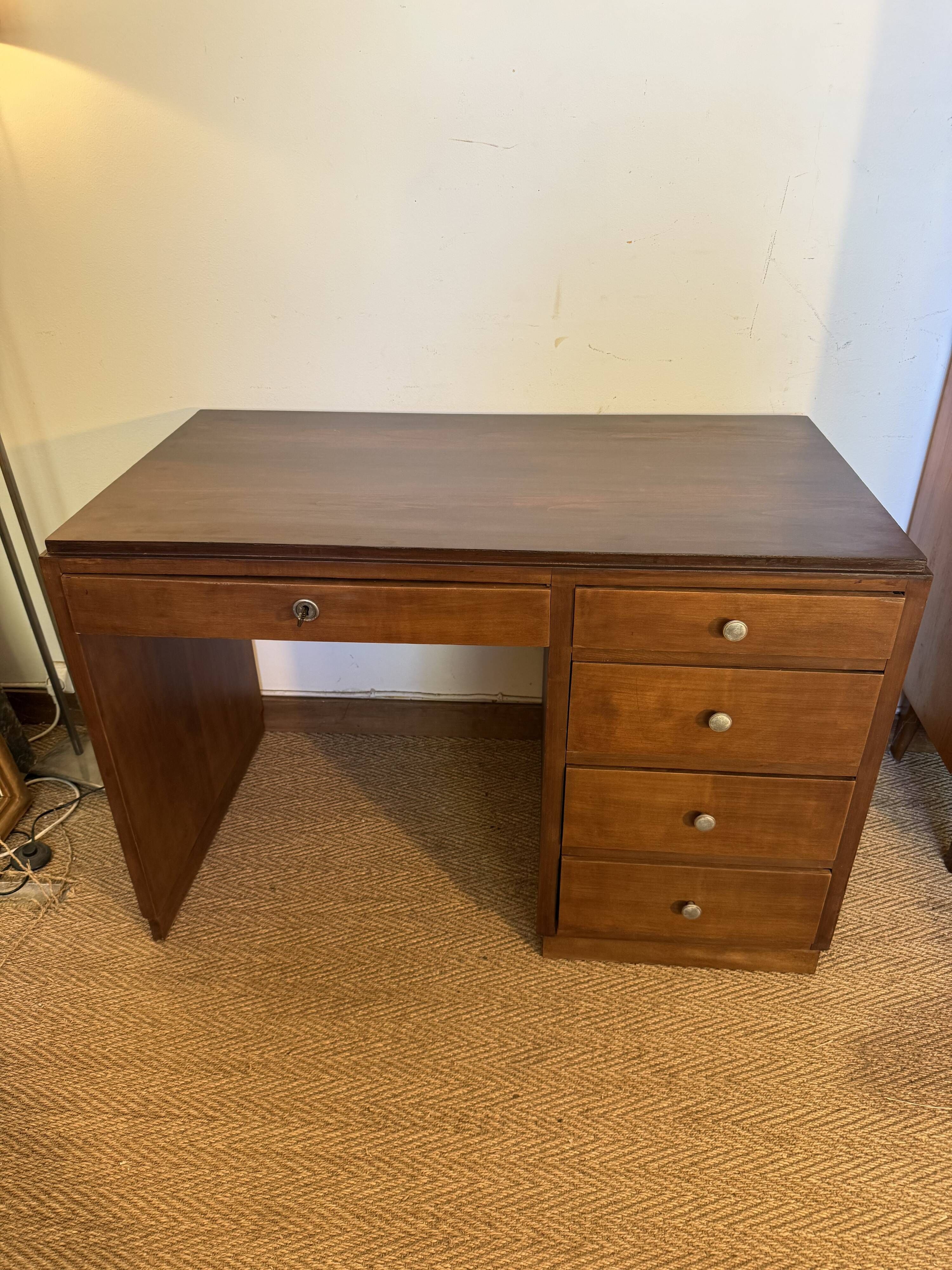 Art Deco desk in wood and walnut veneer.