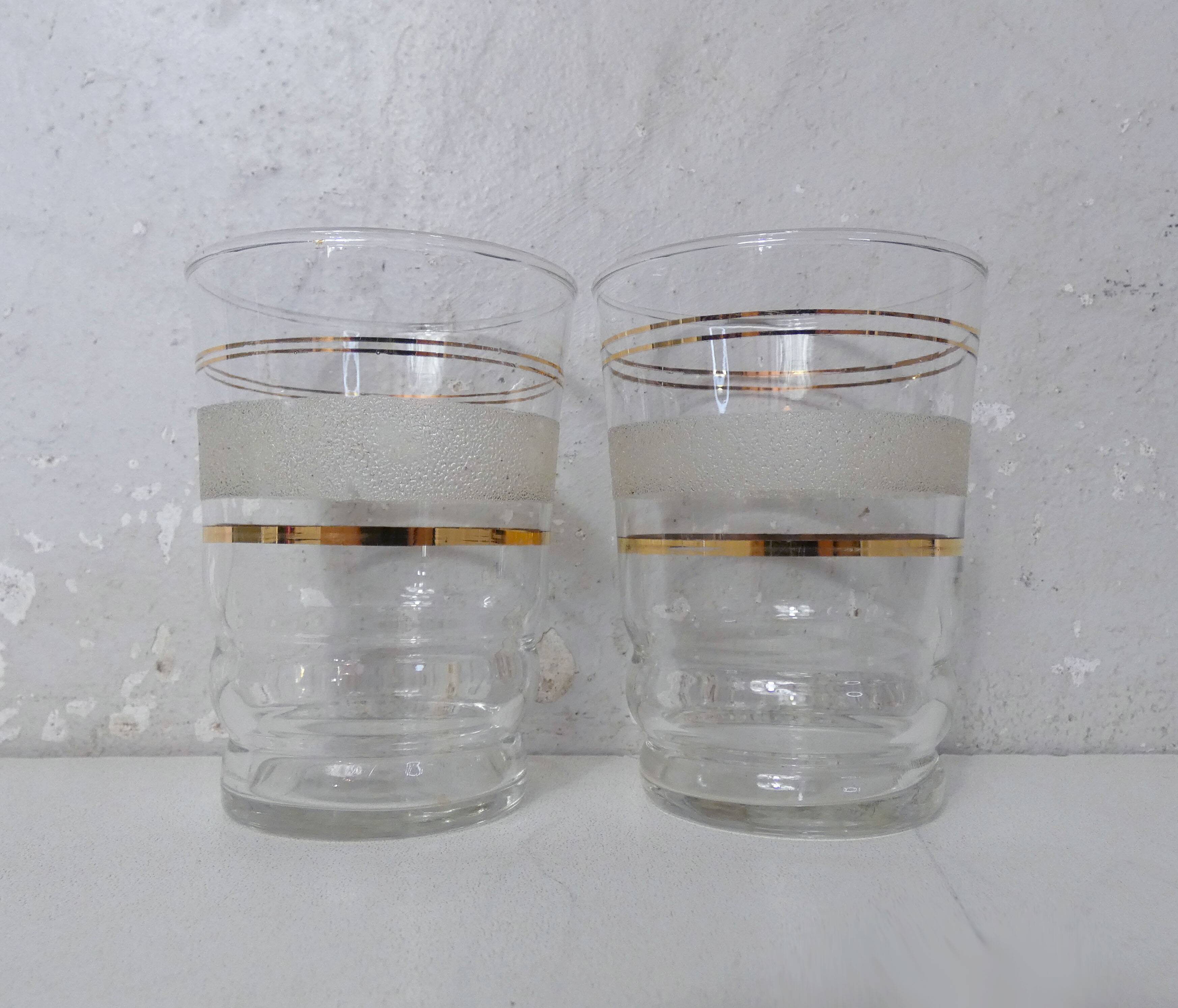 4 old vintage white granite glasses