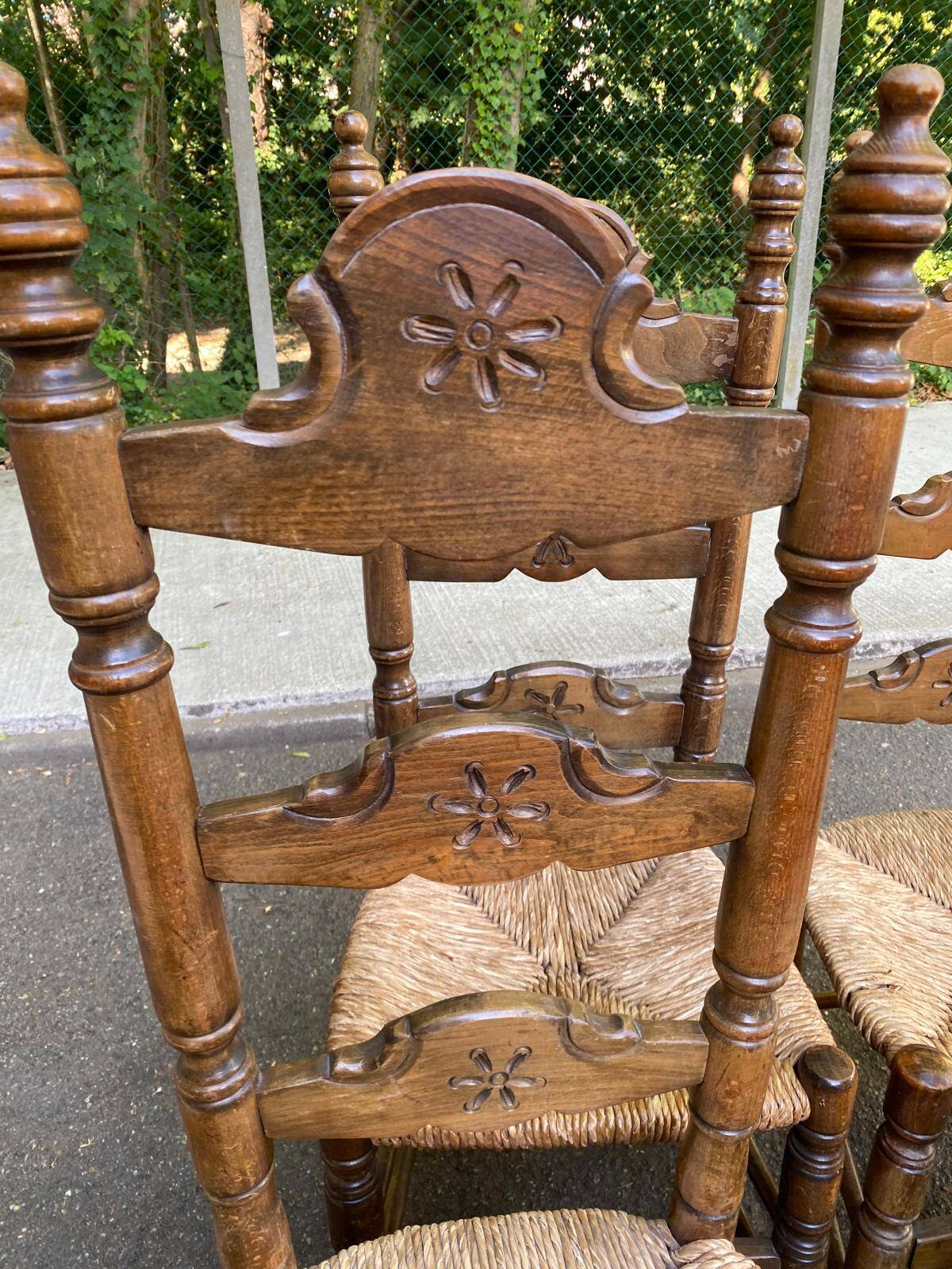 Set of 5 or 4 chic rustic traditional dining chairs with rush seats.