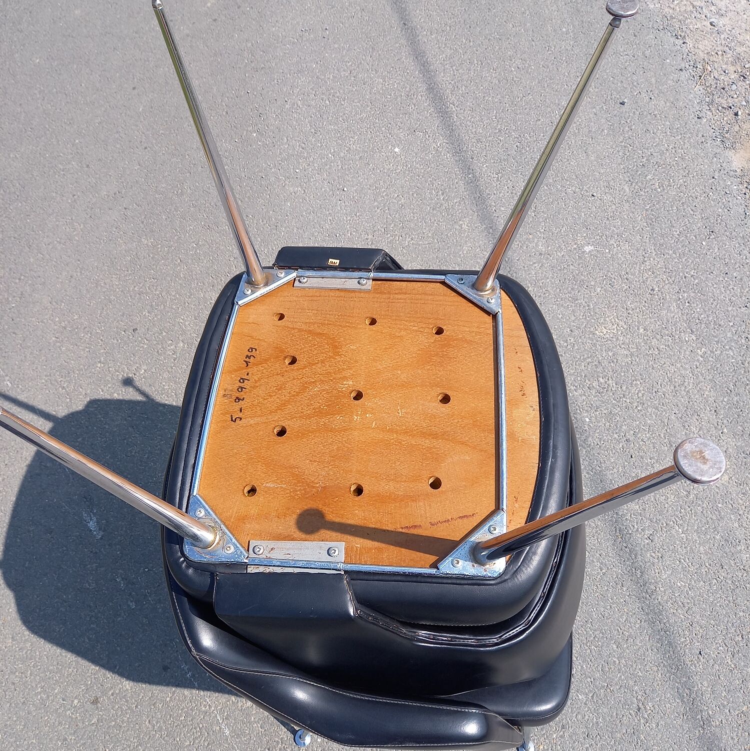 Set of 2 vintage armchairs