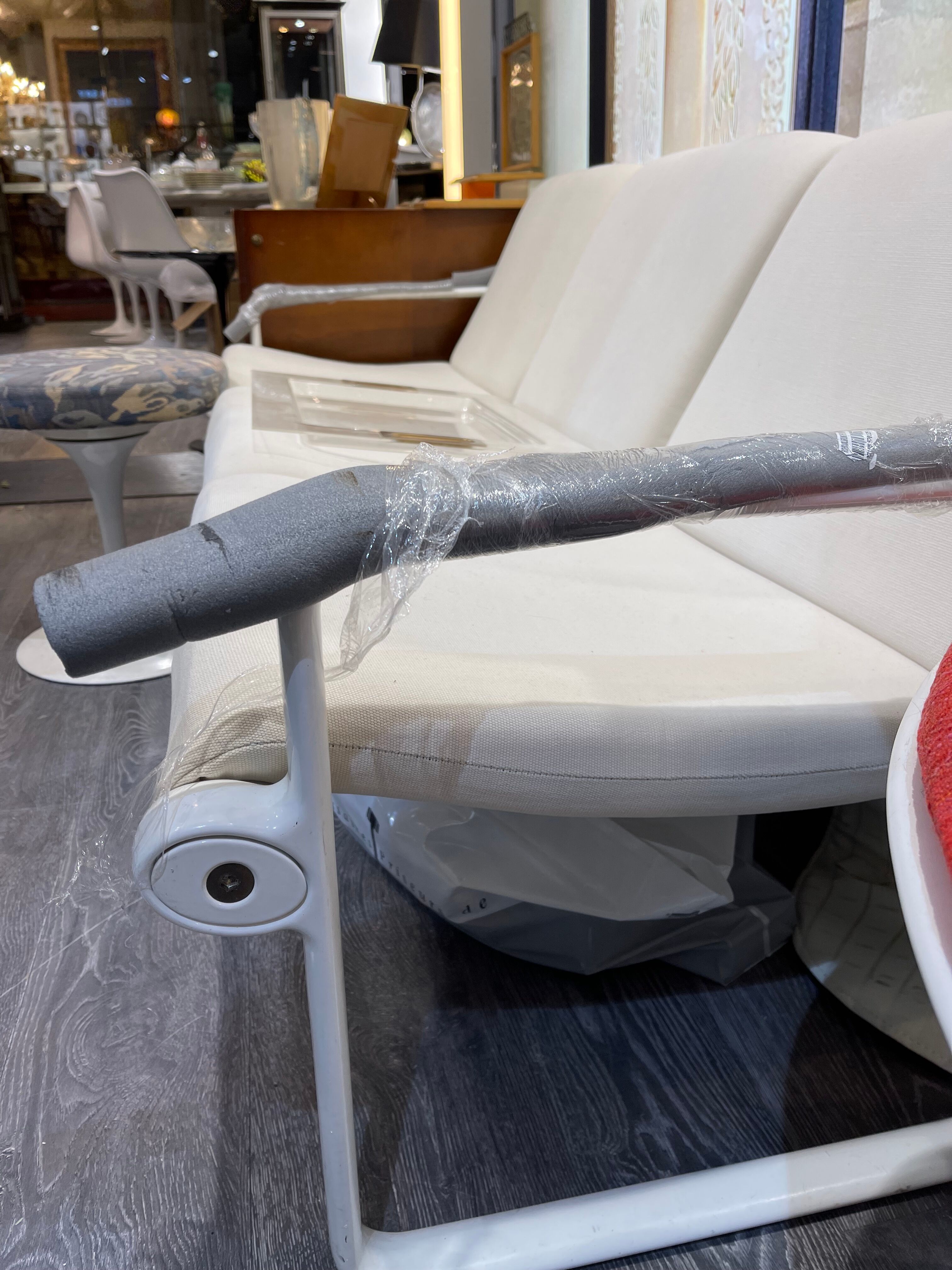 Morisson and Hannah design sofa, Knoll edition