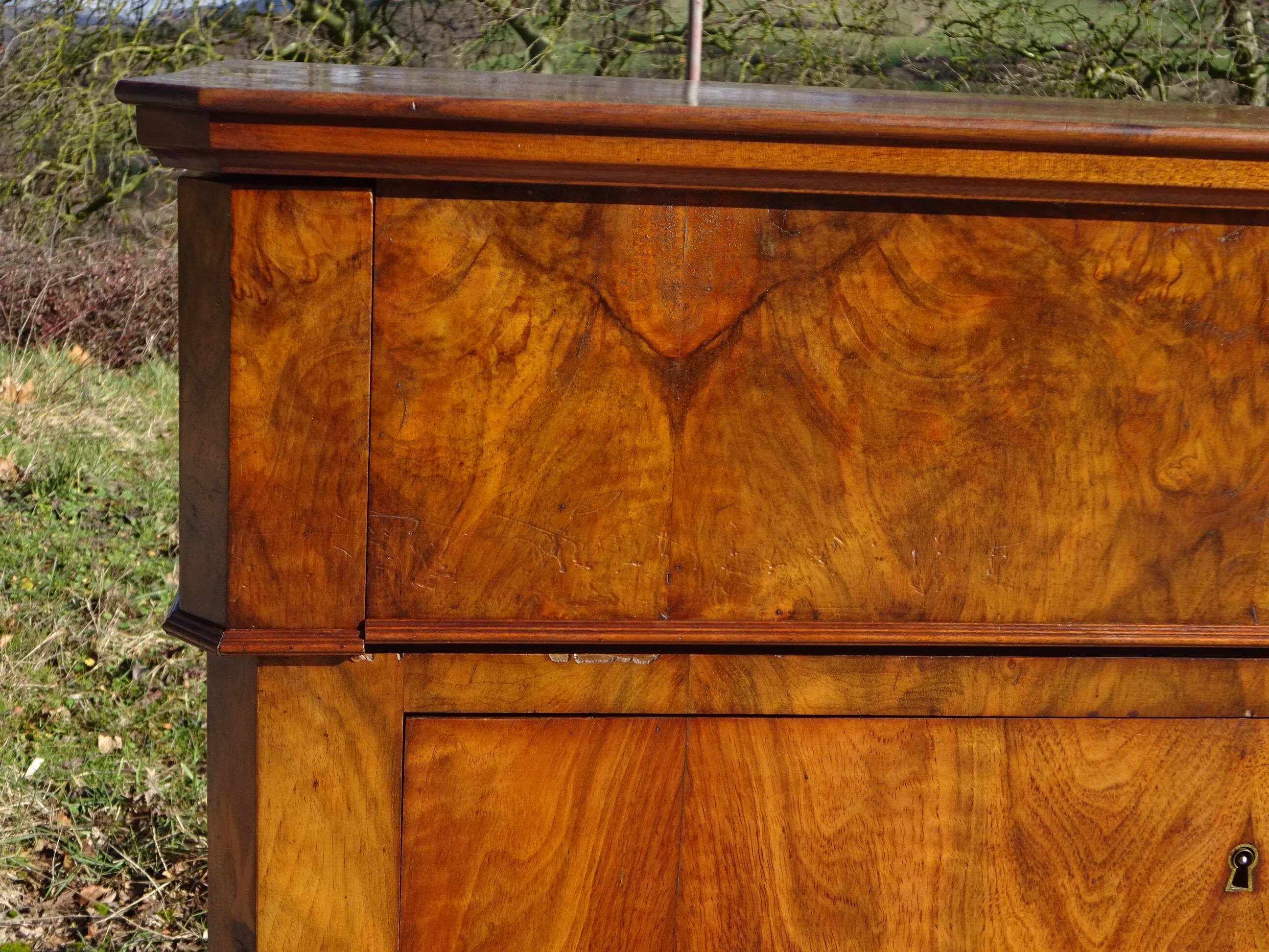 Commode coiffeuse, système en chemin de fer