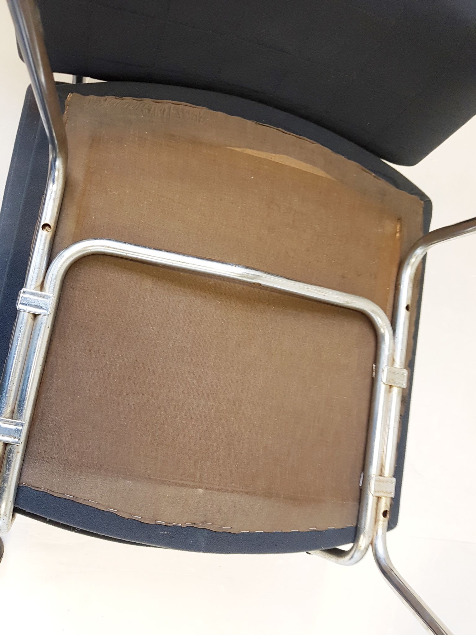 Suite de 6 chaises Conseil de Pierre Guariche pour Meurop 1960