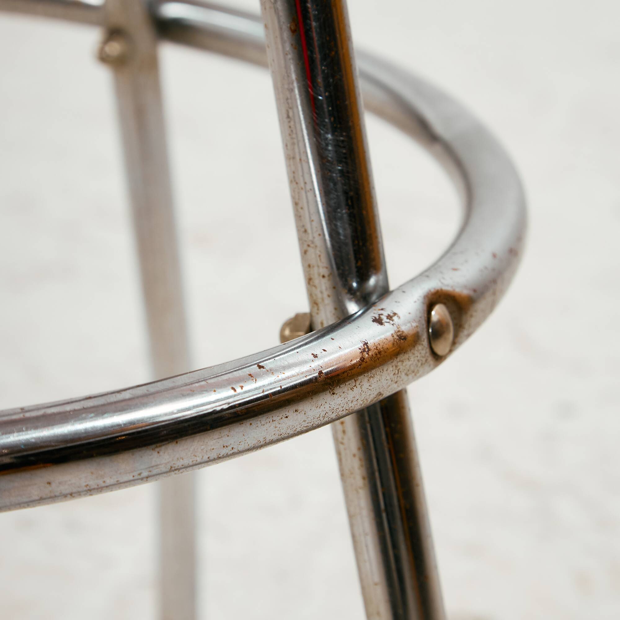 Tubular bar stool