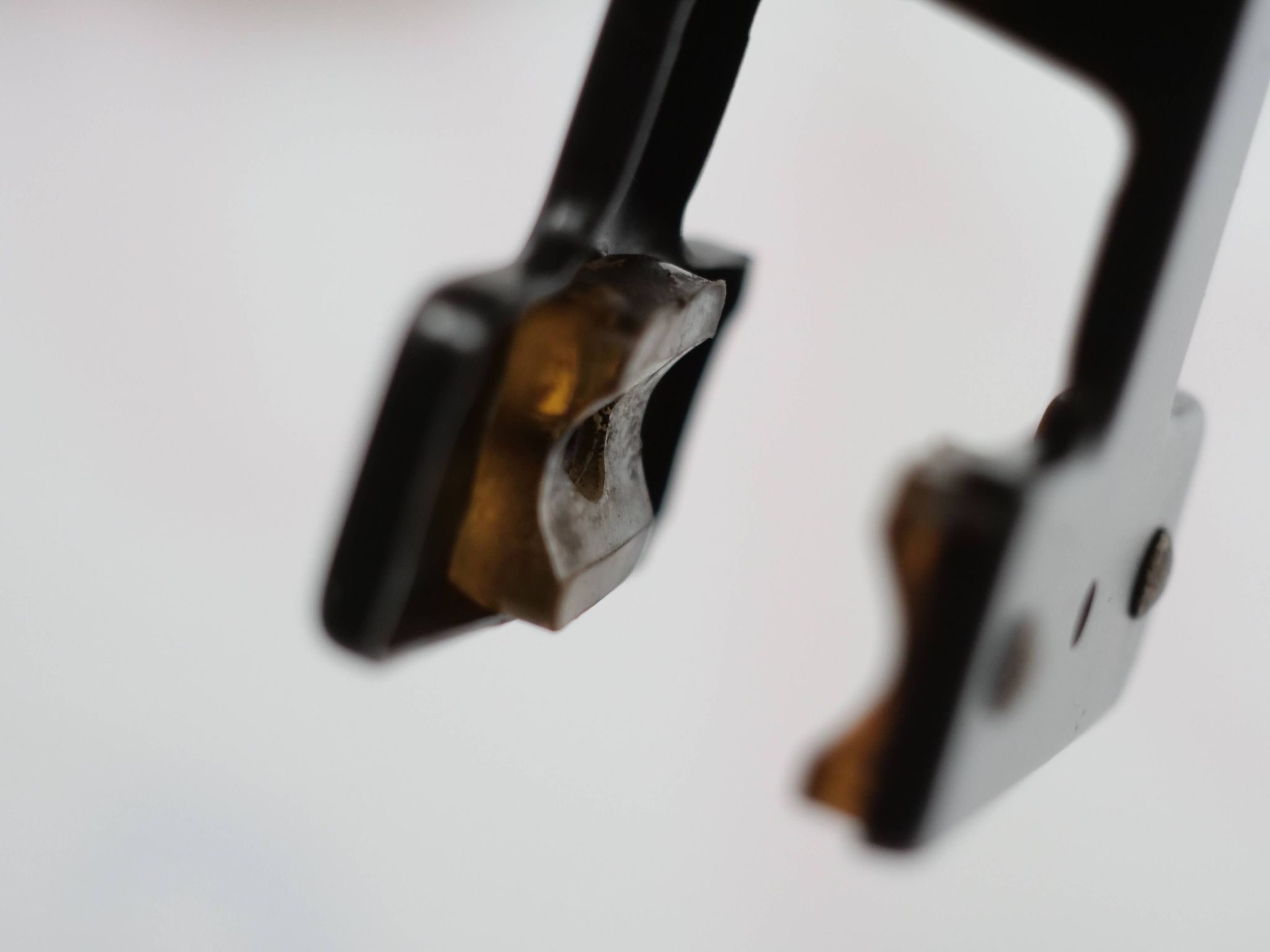 Artemide lampe à pince Design Ernesto Gismondi modèle Sintesi