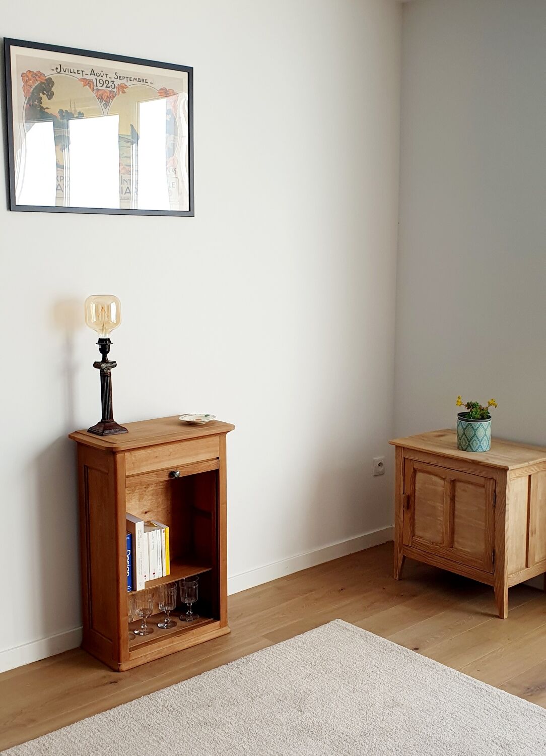 Wooden curtain cabinet