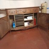 Commode de style Regency chêne clair année 1952  avec ses double portes et ses 3 tiroirs supérieurs