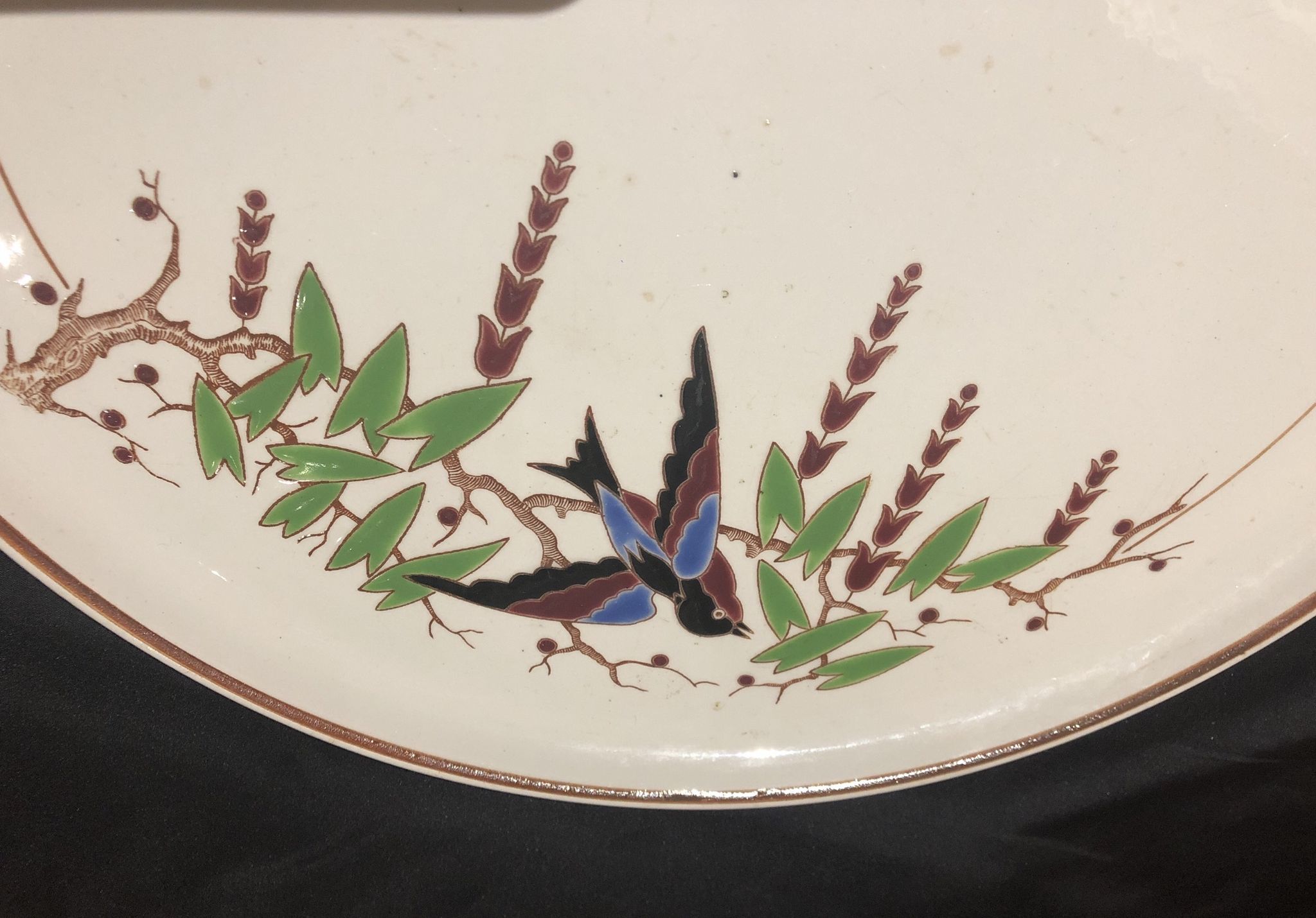 Large dish with decoration of birds