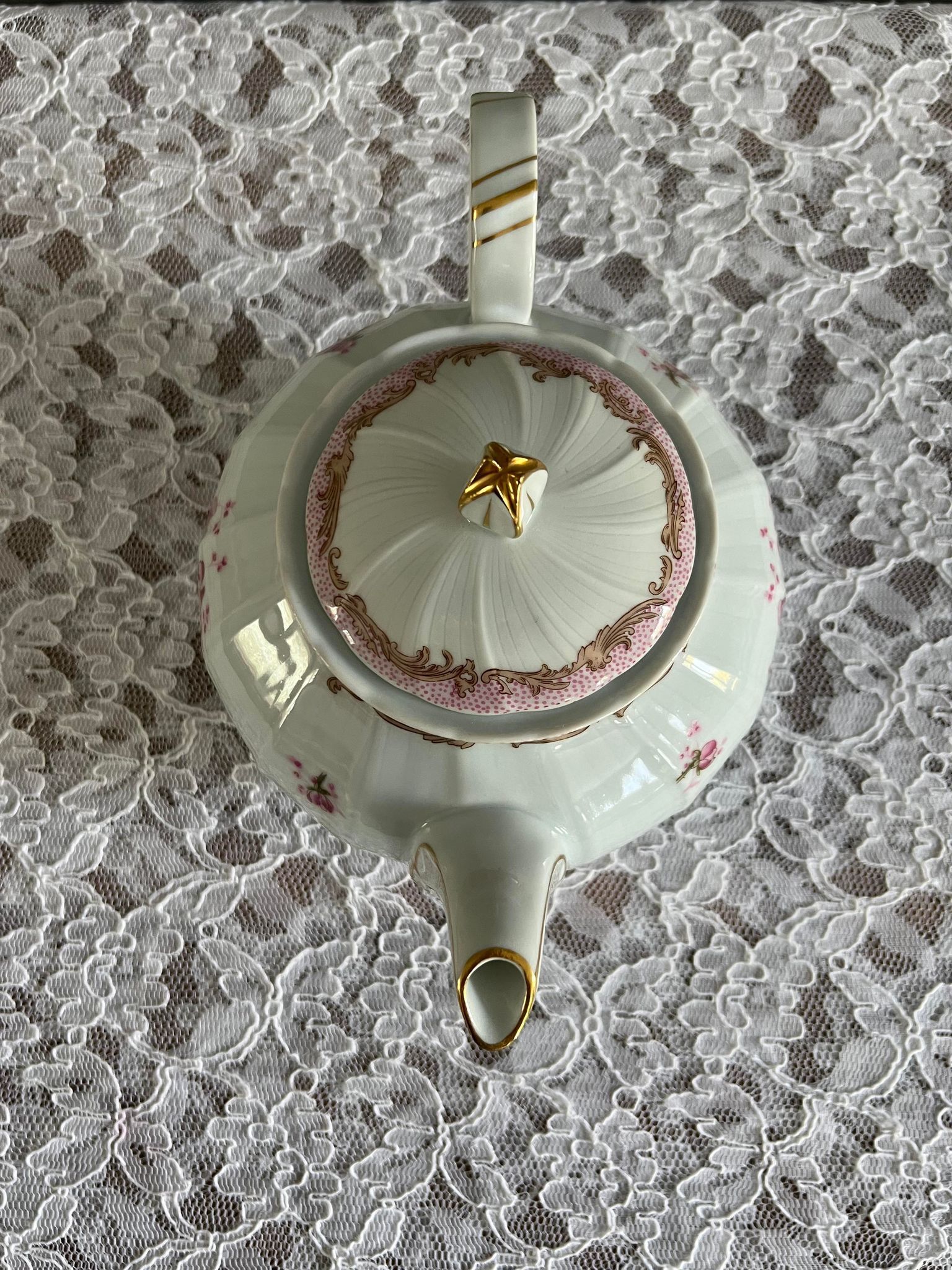 Porcelain teapot Maison Bernardaud