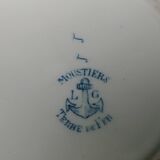 flat iron earthenware plate from the Moustiers faience factory signed Léon Graves