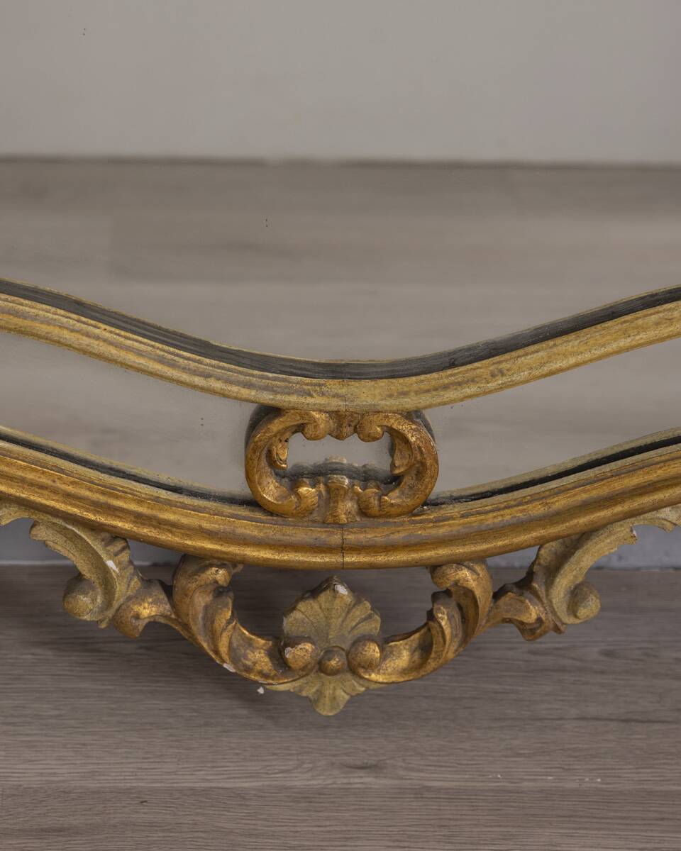 MIROIR MURAL DU DÉBUT DU XXE SIÈCLE EN BOIS DORÉ DE STYLE BAROQUE