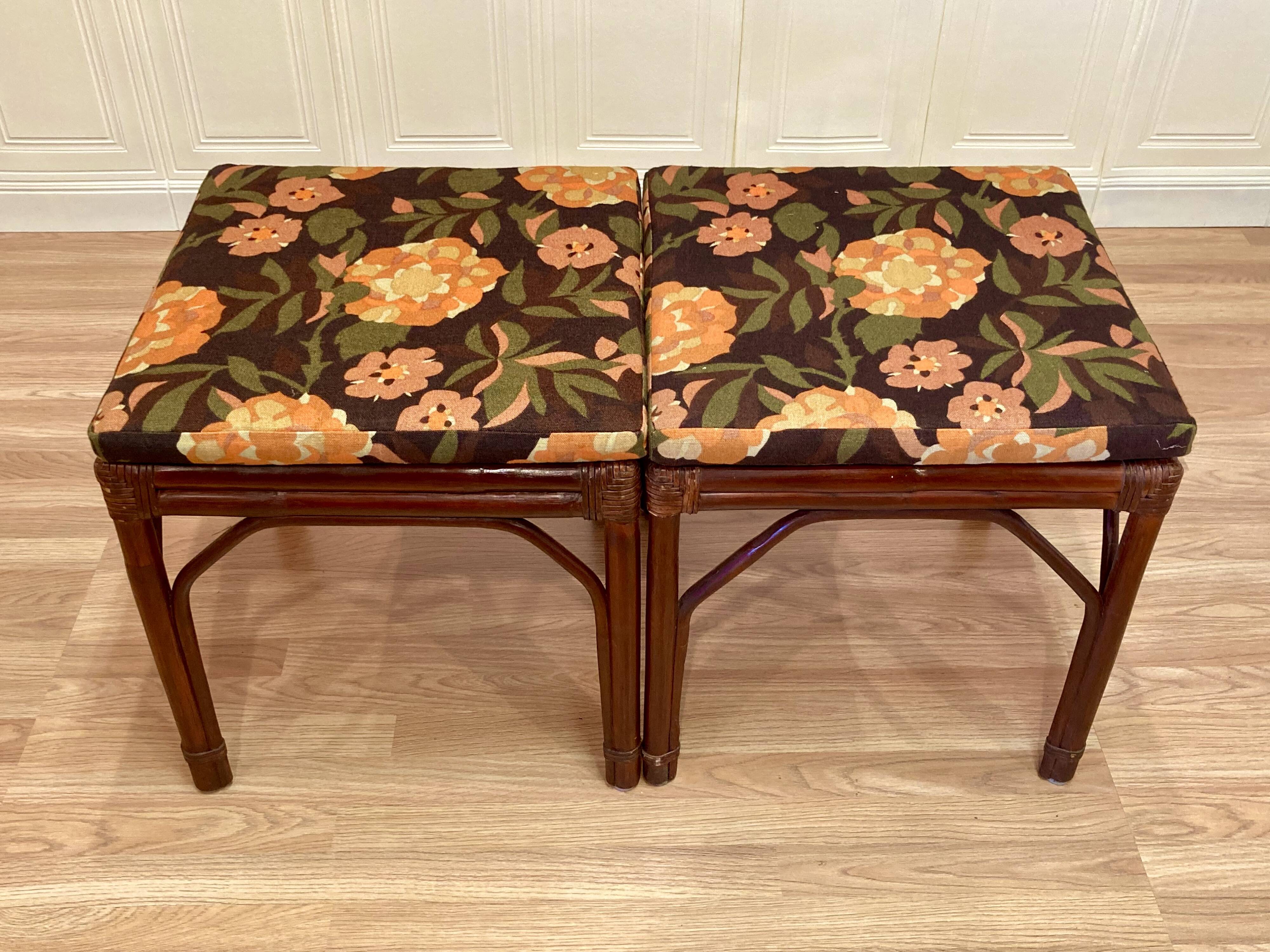 BANC OU DUO DE TABOURETS ROTIN 1950.