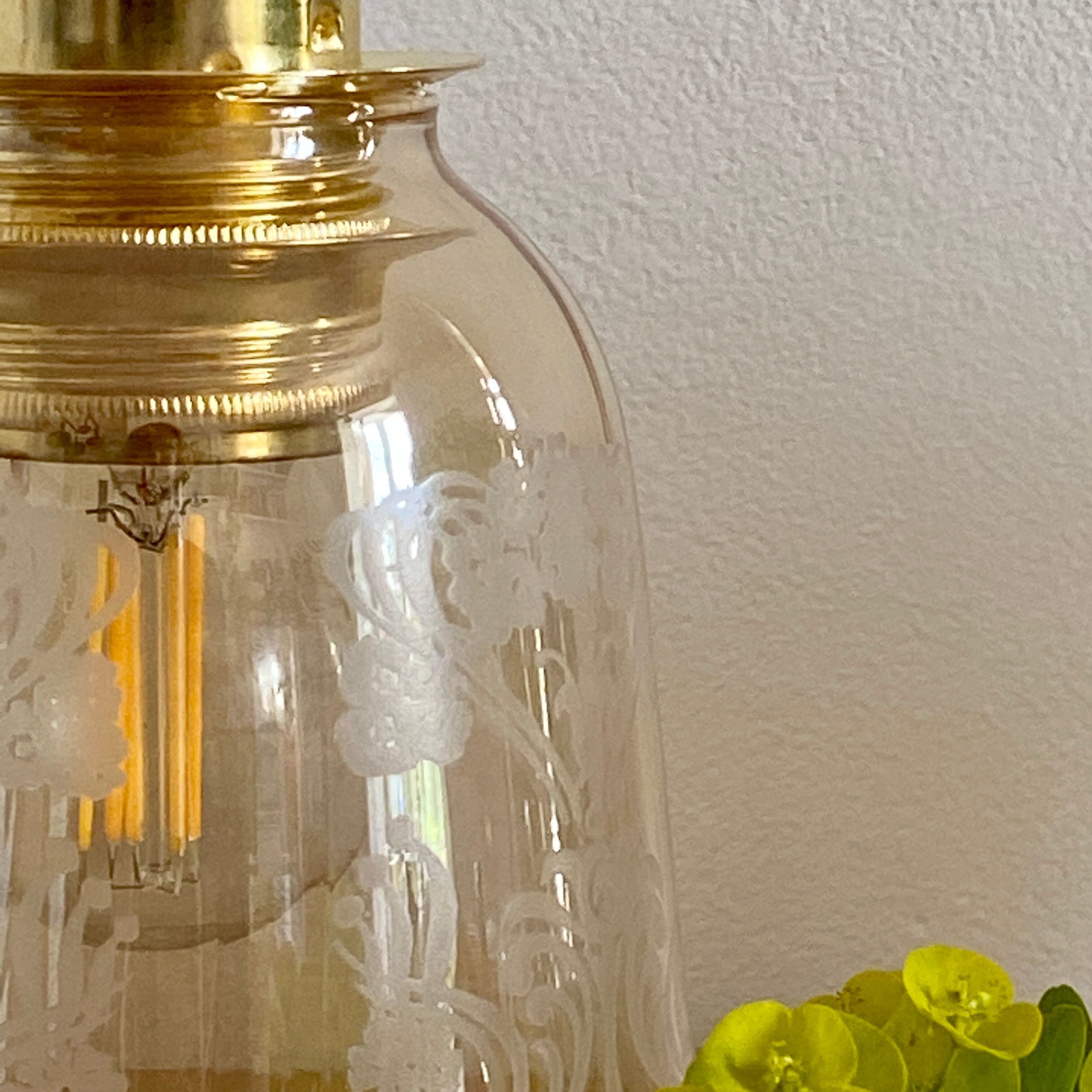 Vintage tulip walking lamp in amber glass