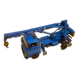 Ixo crane truck