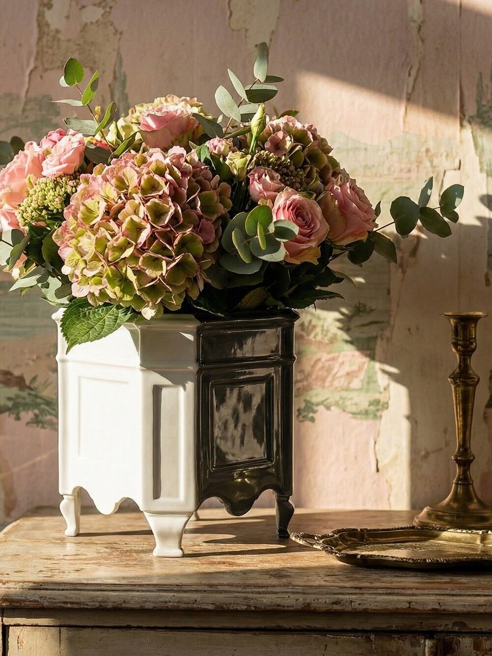 Square cache-pot with feet in celadon Limoges porcelain, Rococo style.