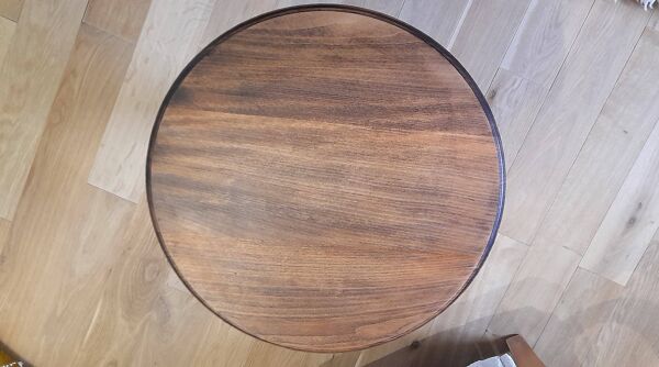 Table d'appoint brutaliste en bois tourné pied pressoir à vin