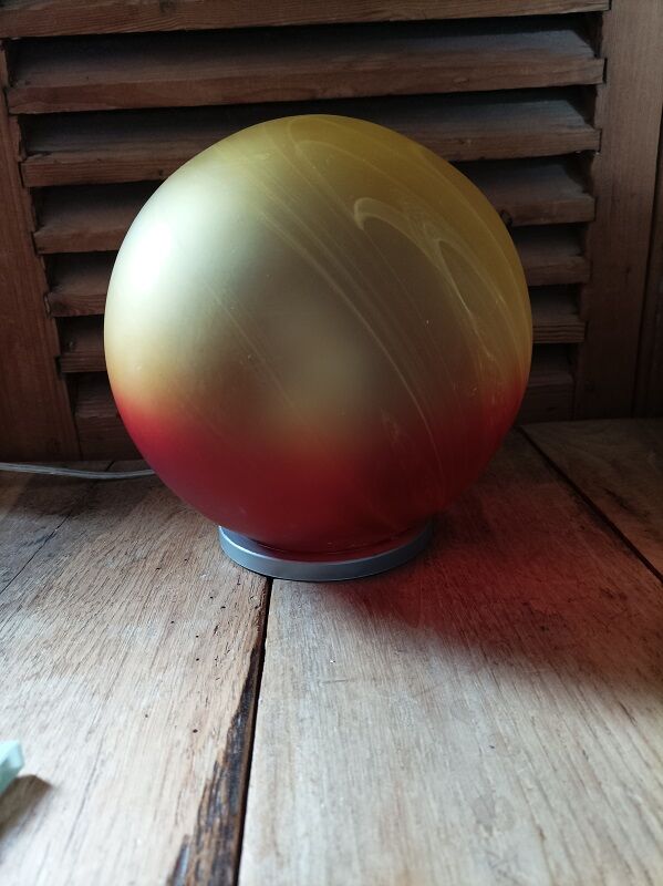 Bedside ball lamp in glass