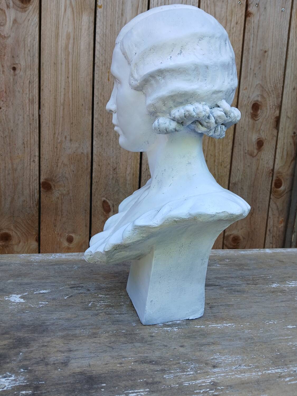 Bust statue of a woman from the 1930s signed by Henri Bacquart.