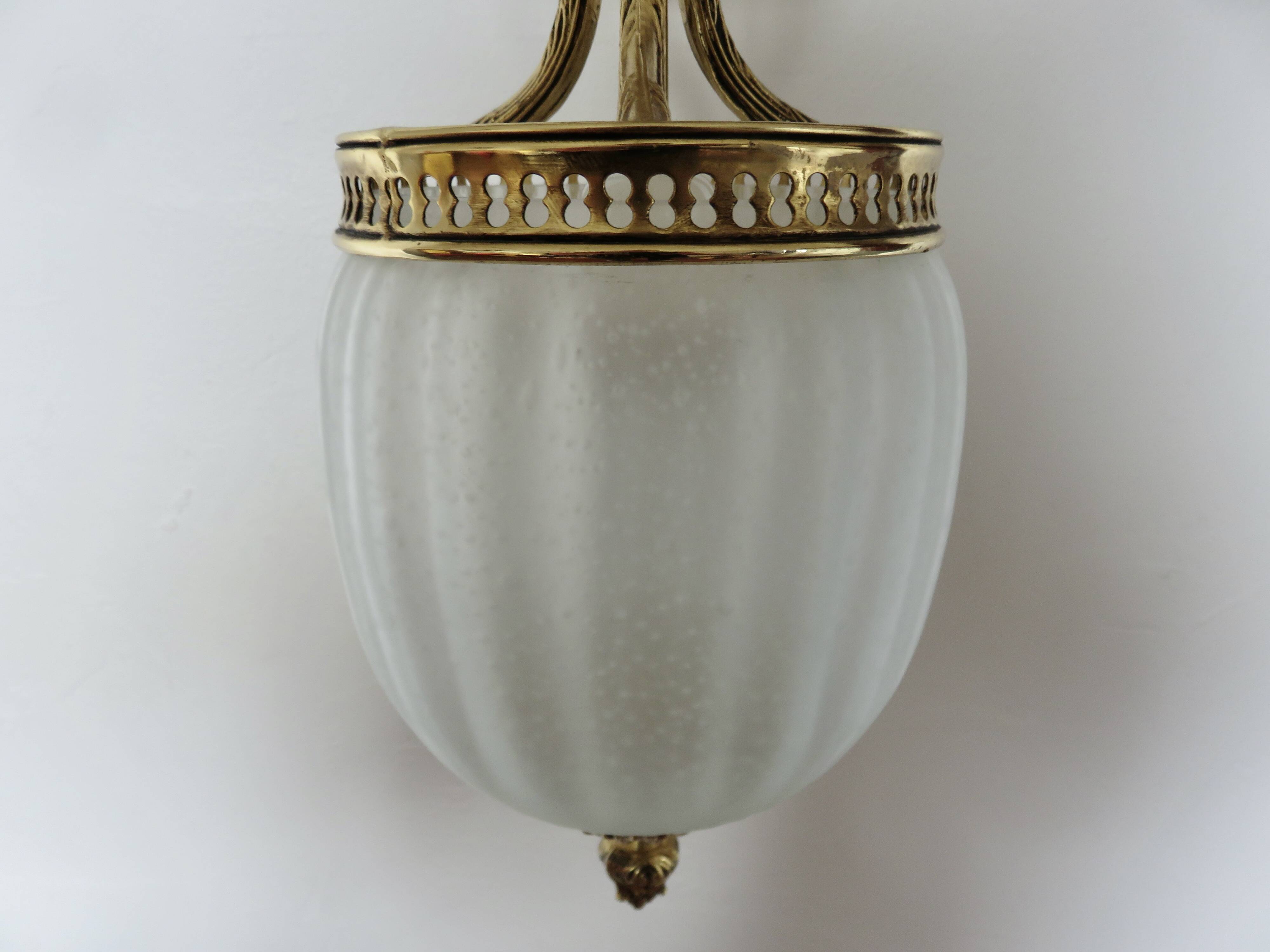 suspension style empire in gilded bronze and speckled frosted glass