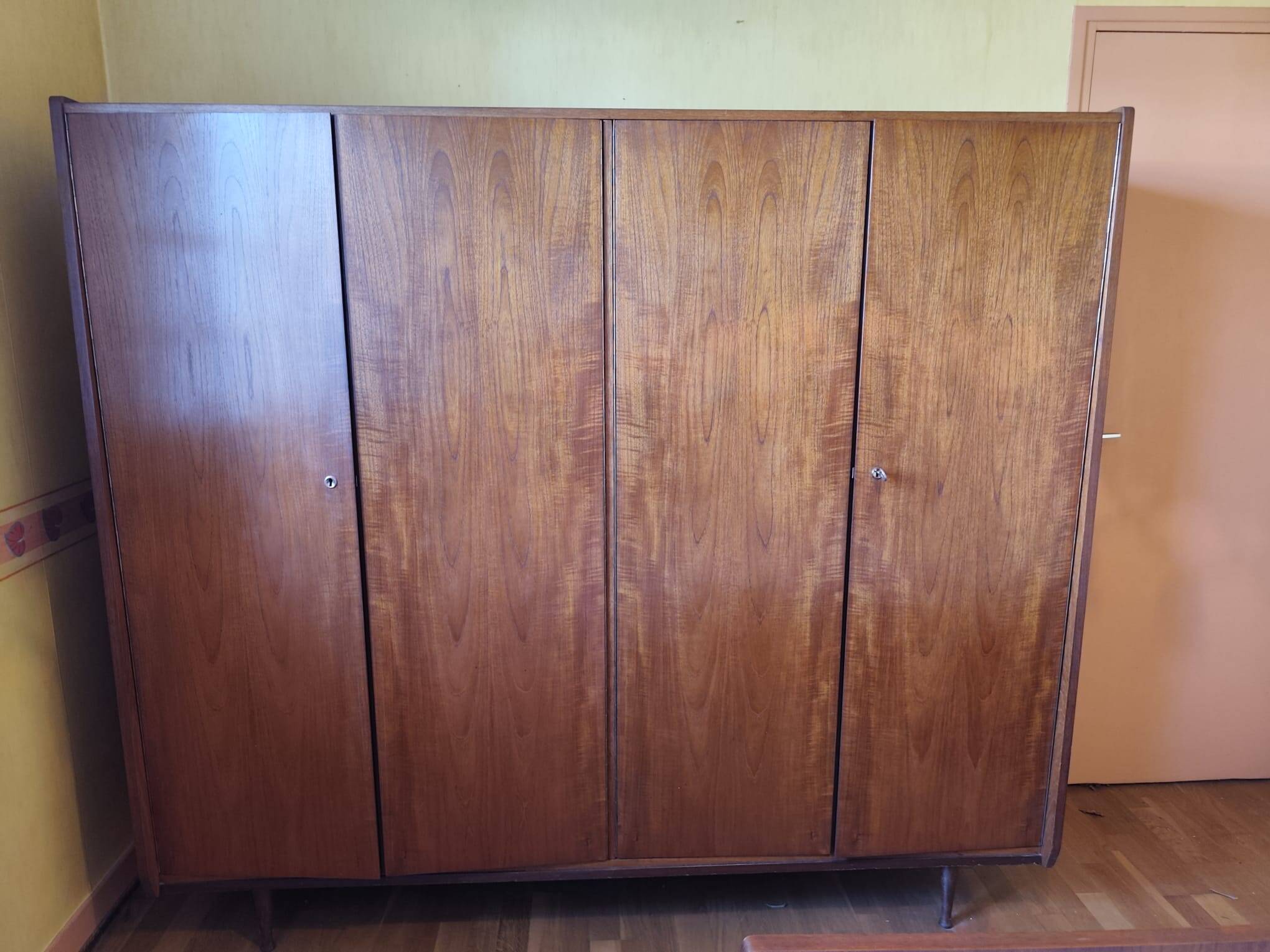 Armoire 4 portes design vintage années 60 | fabricant belge van pelt (signé