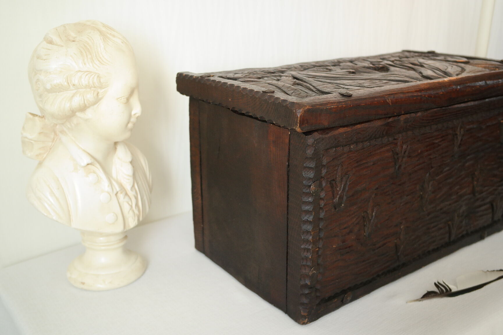 Carved wooden chest bas-reliefs artisanal XXth