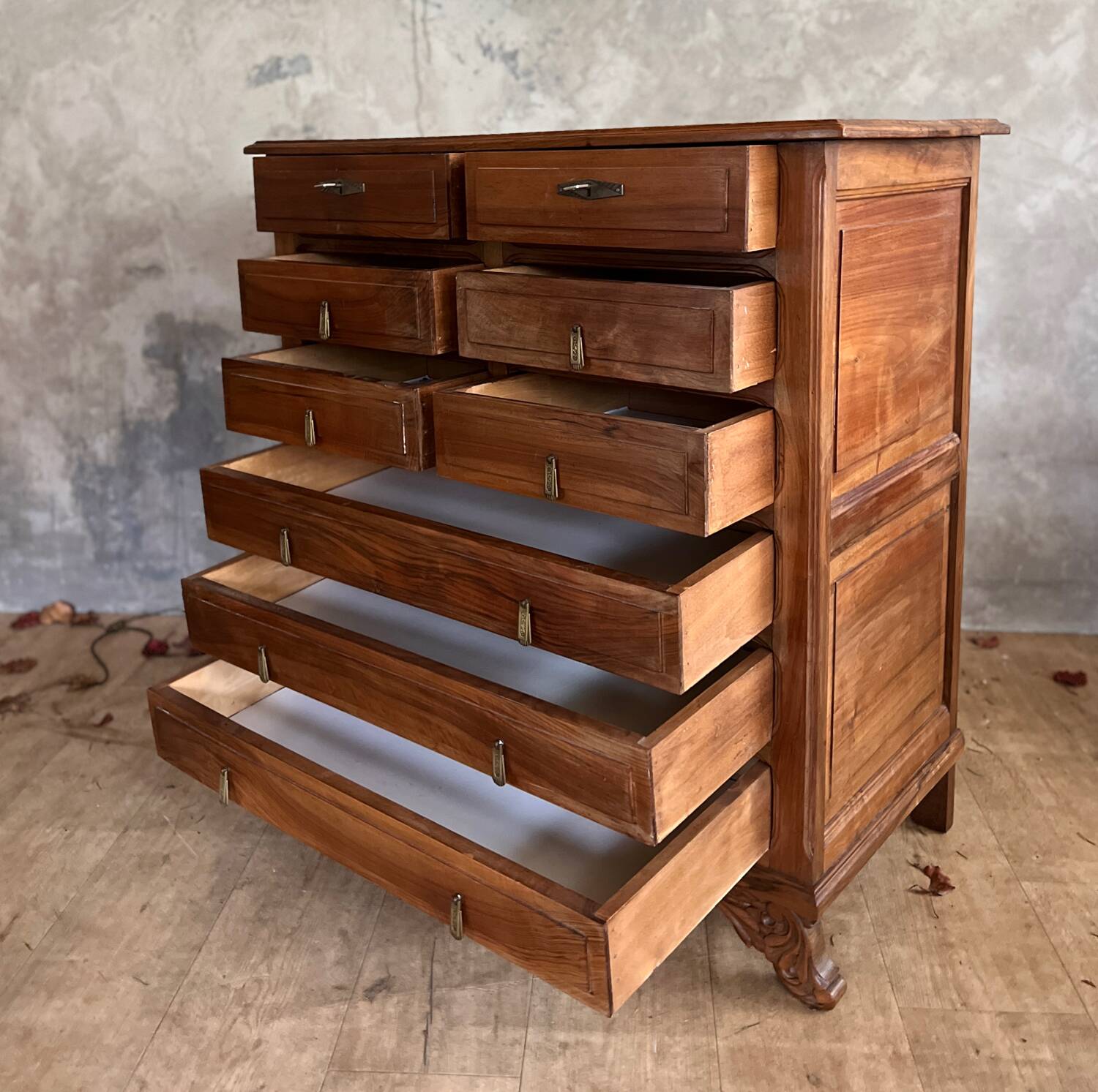 Old chest of drawers