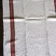 Torchon ancien chevrons bandes rouge vert