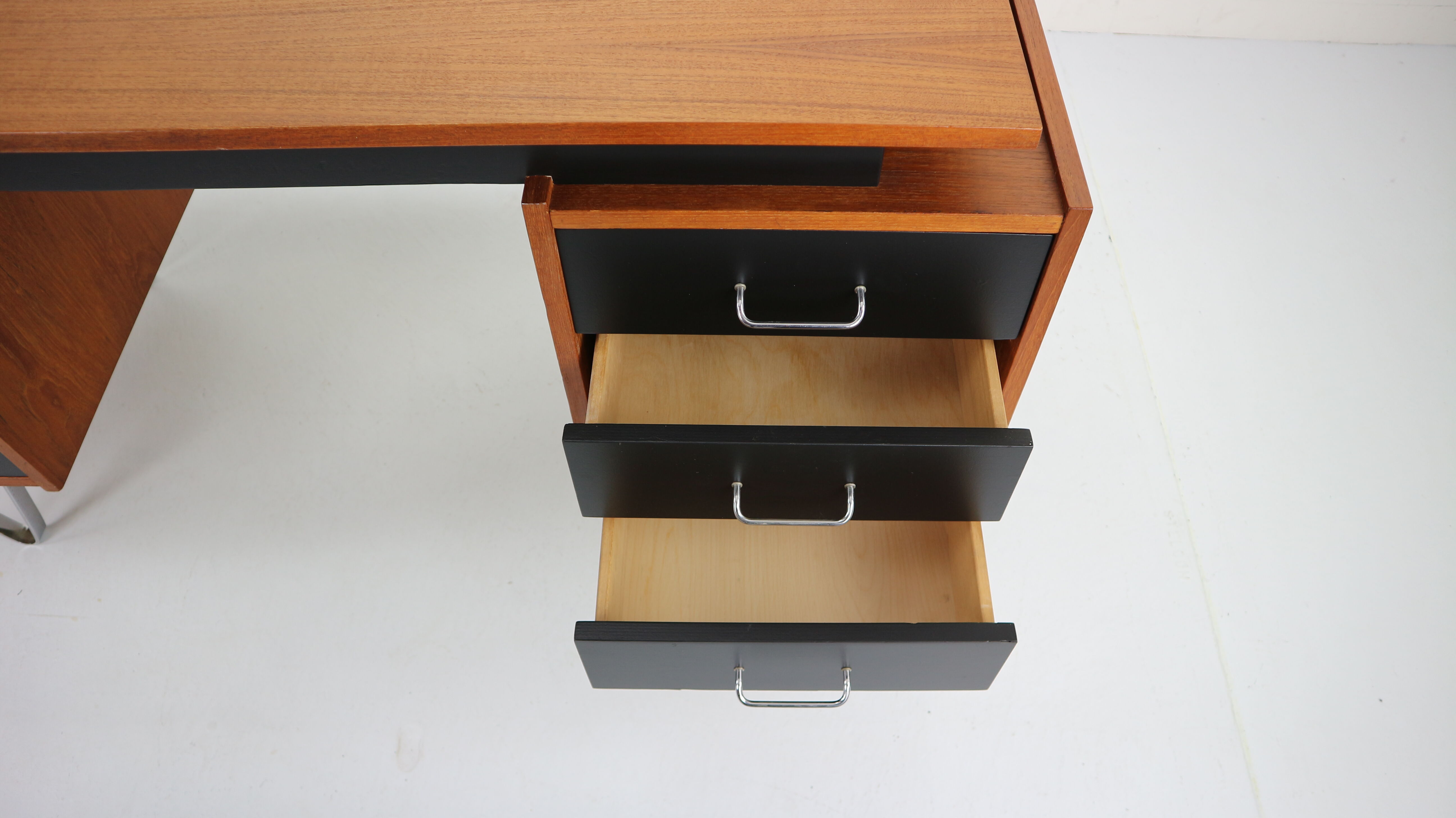 Cees Braakman teak desk with triangle legs for Pastoe