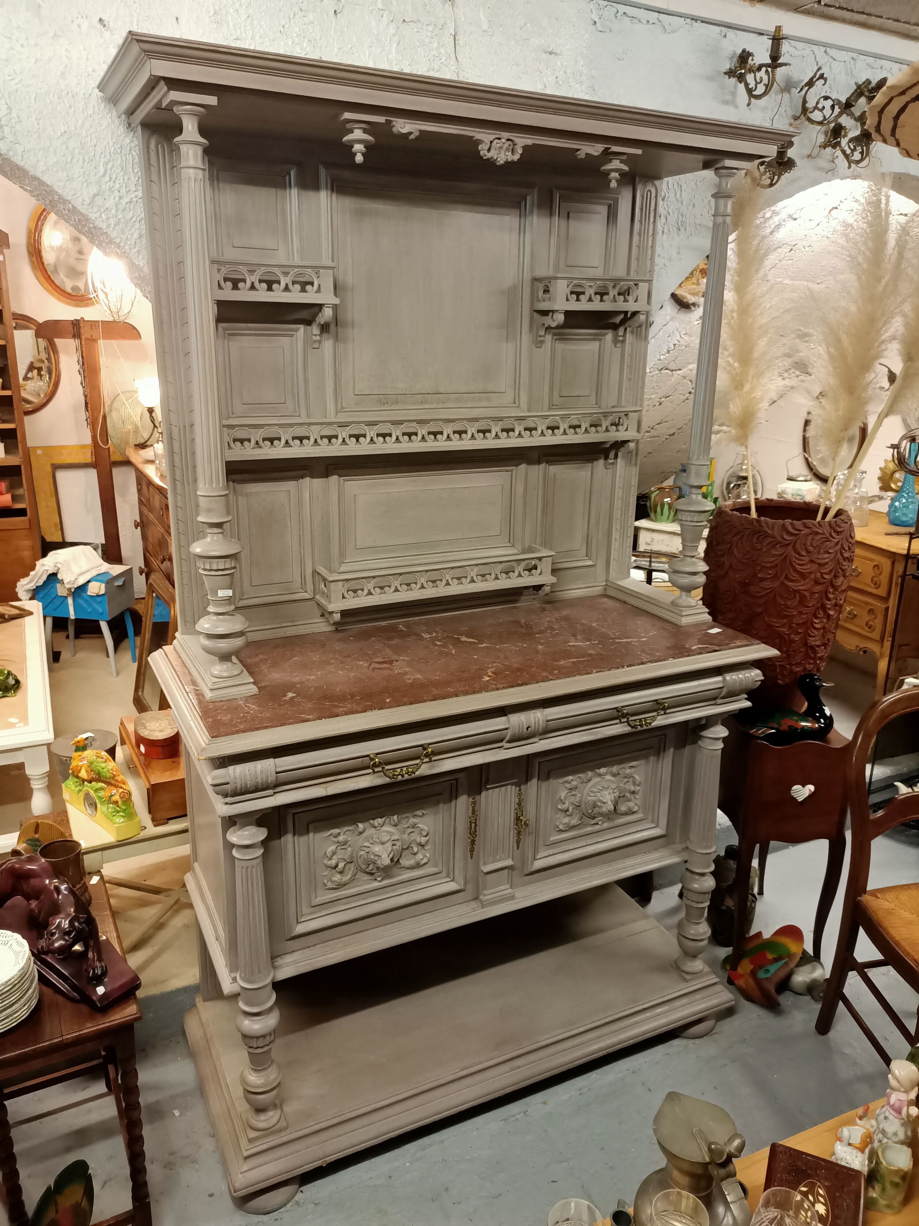 Sideboard 2 sculpted body