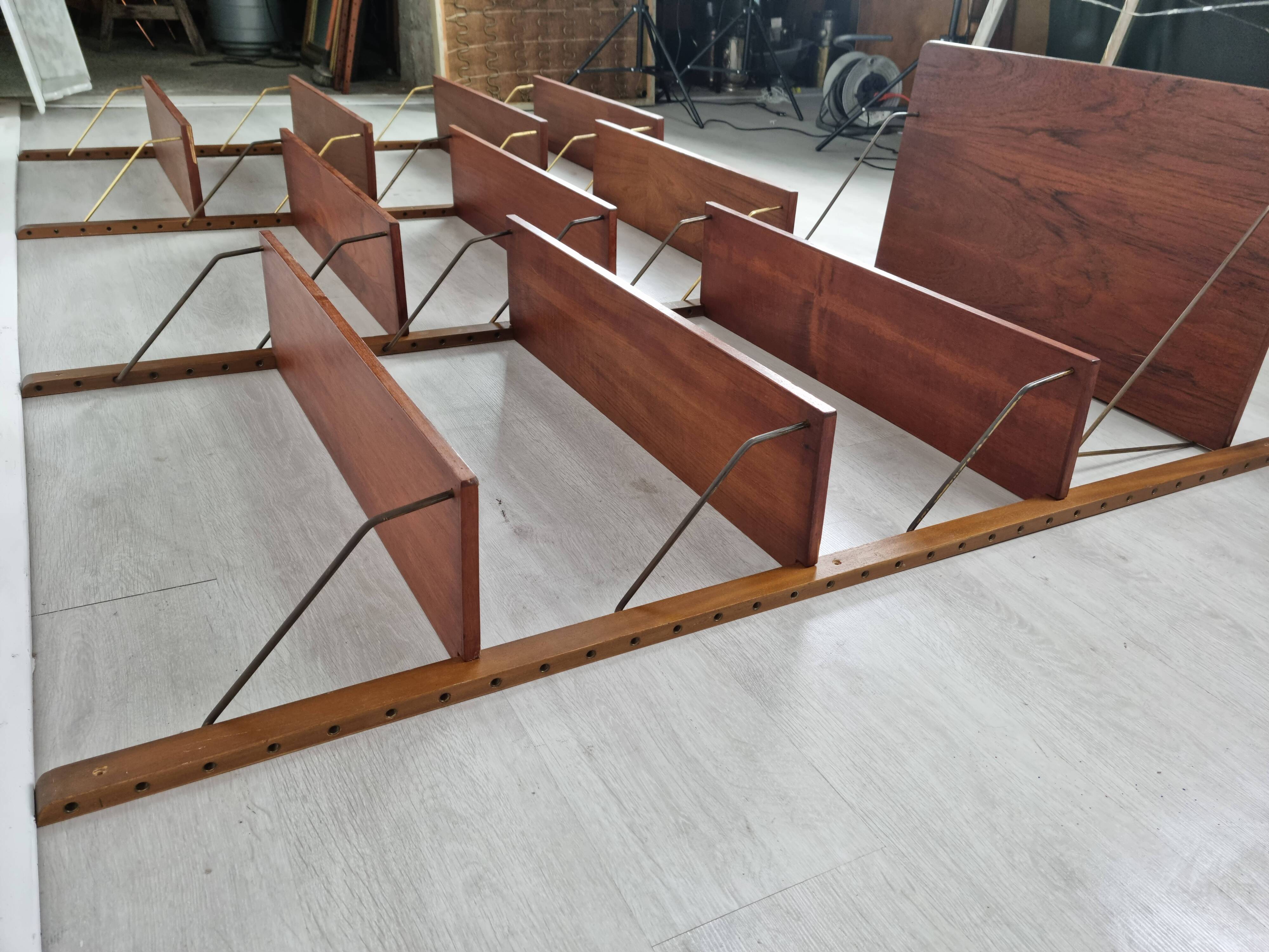 Wall shelf Royal cadovius poul system