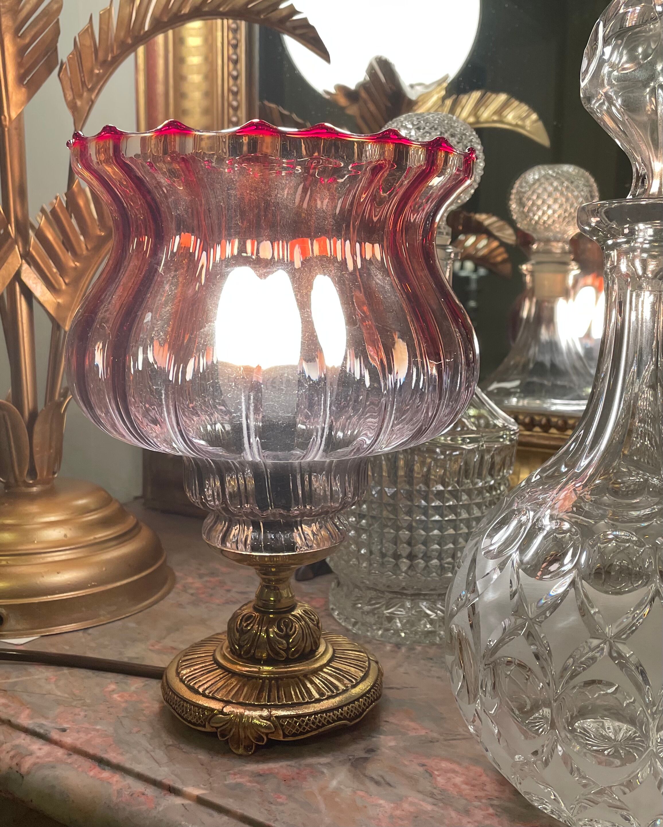 Brass foot tulip lamp