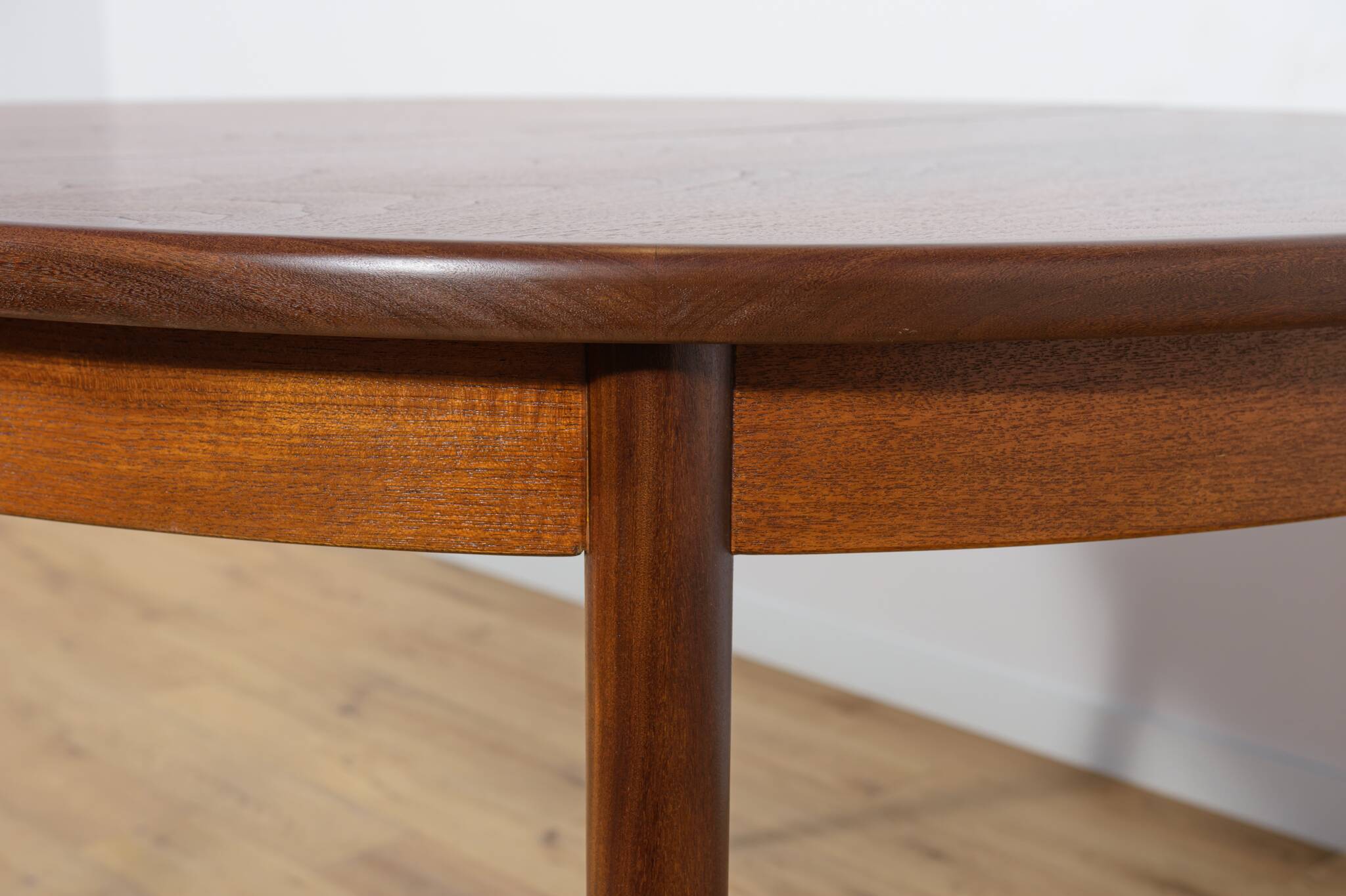 Mid-century teak round fresco dining table from g-plan, 1960s