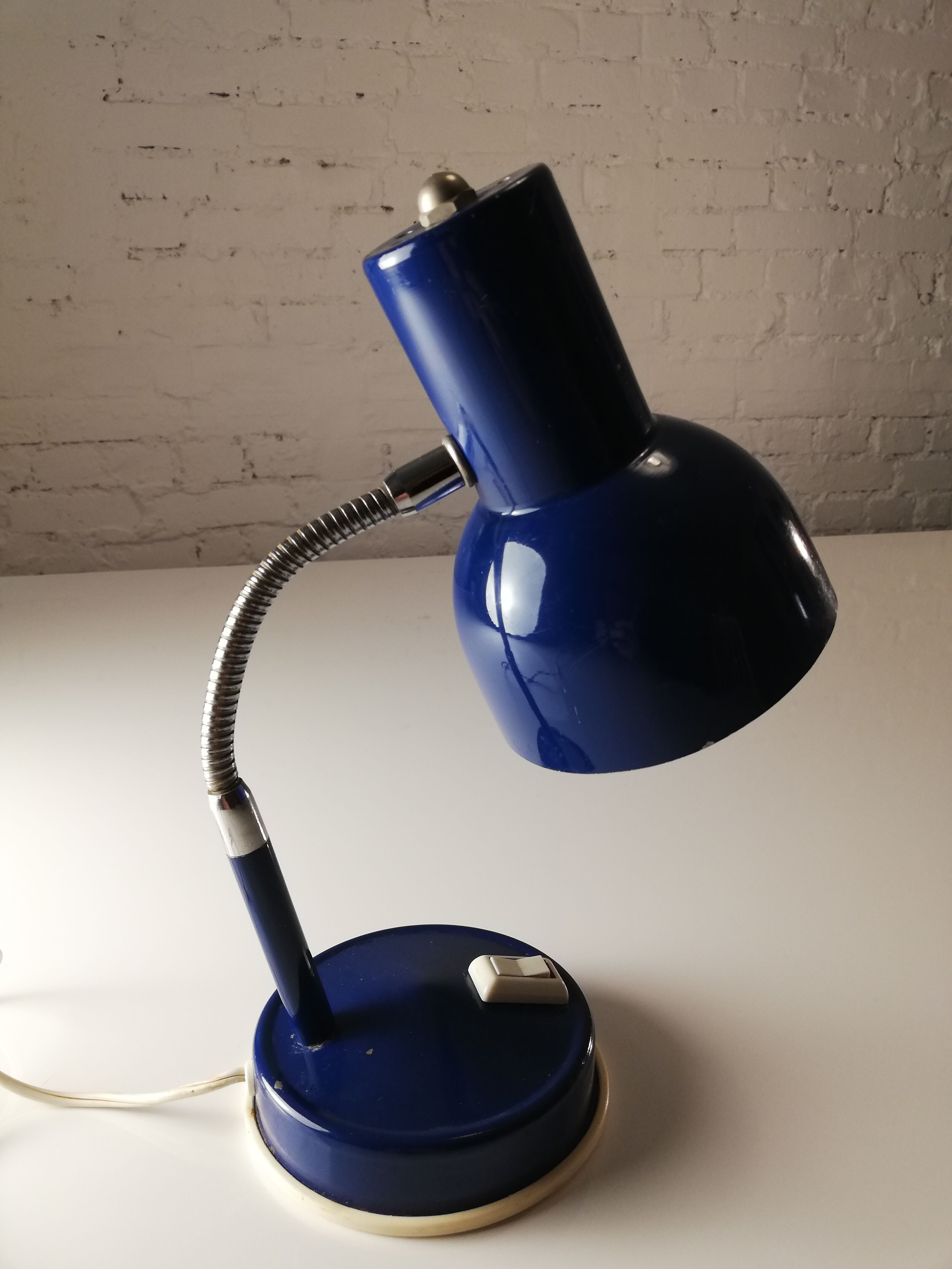 Desk lamp
