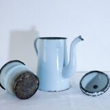 Cafetière ancienne en métal vert d'eau