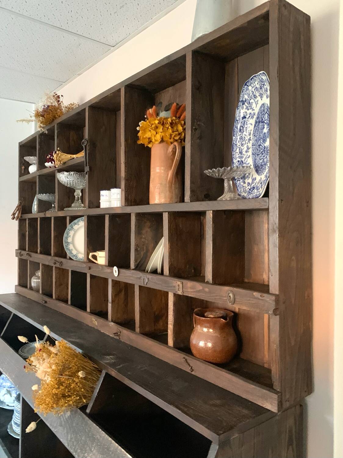 Trade furniture with lockers