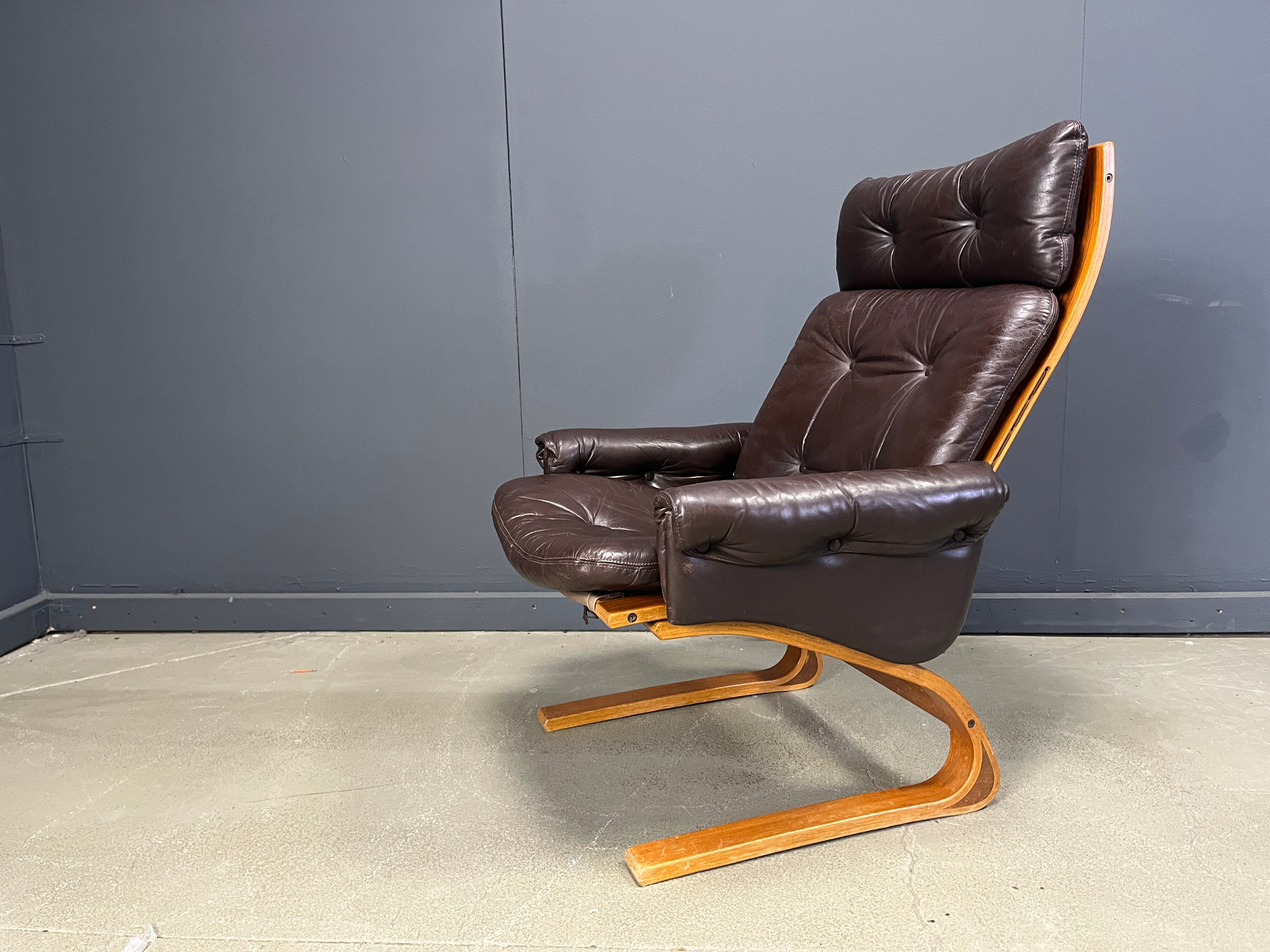 Elsa & Nordahl Solheim Kengu armchair - 1960s