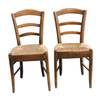 Mulched wooden chairs