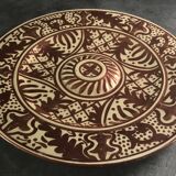 Hispano-moorish dish with umbilicus