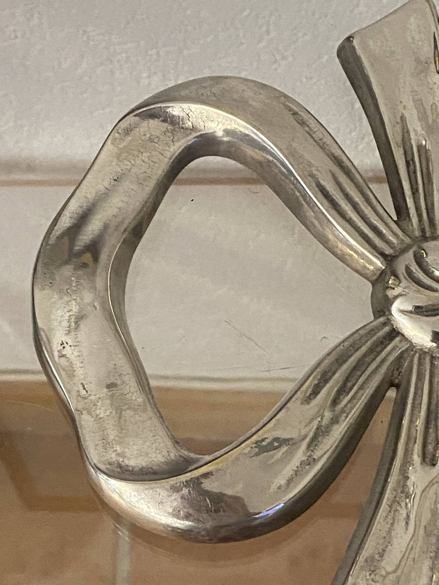 Lancel trivet, bow and ribbon, silver-plated metal