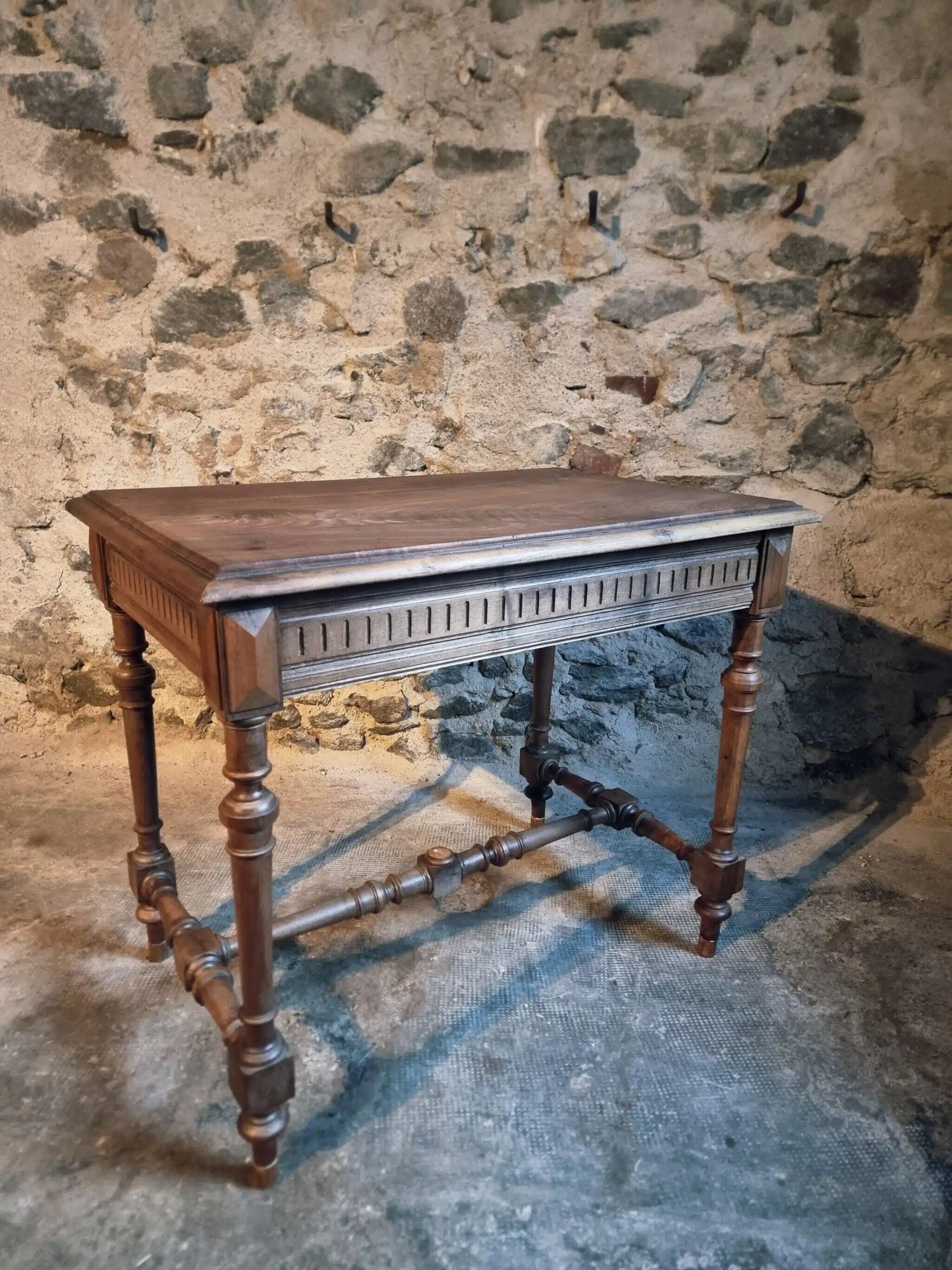 Vintage French writing table in walnut, 1930s.