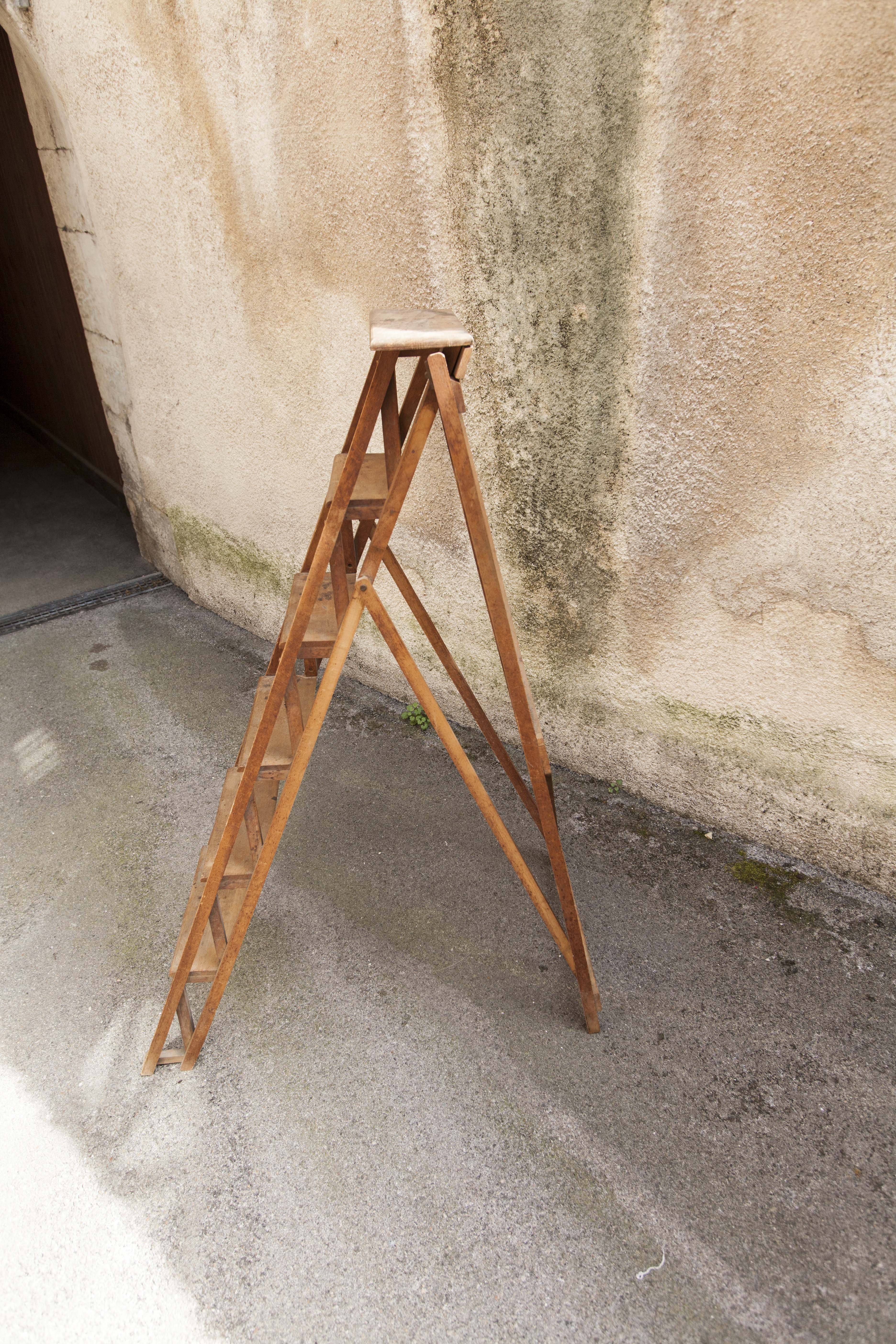 Painter 50s wooden stepladder